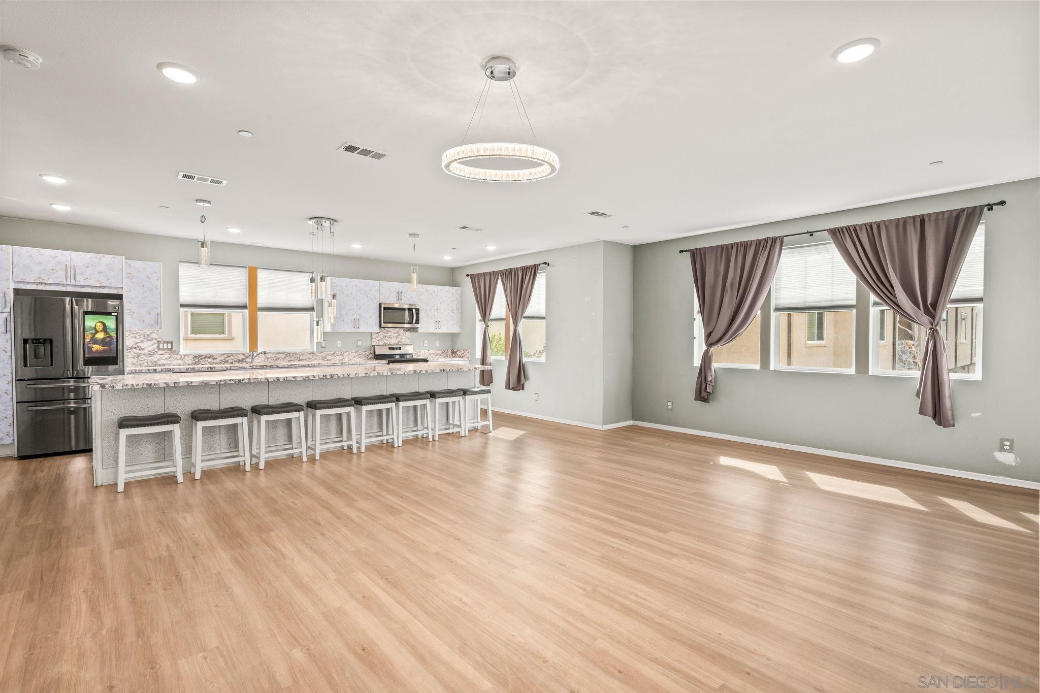 Detail Gallery Image 12 of 47 For 5361  Calle Rockfish  #68,  San Diego,  CA 92154 - 3 Beds | 2/2 Baths