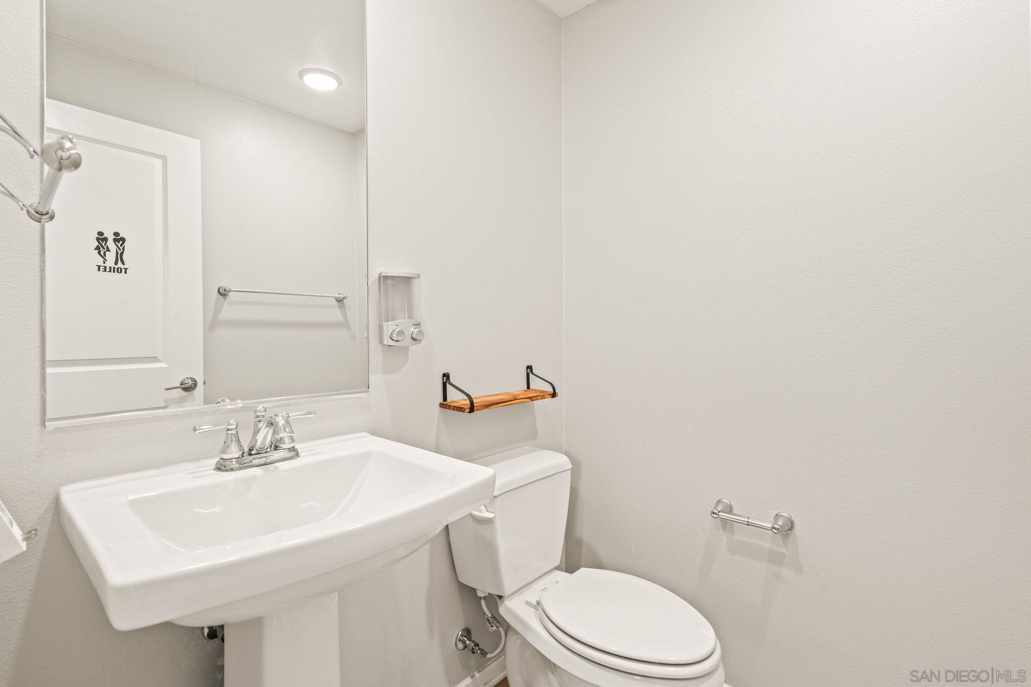 Detail Gallery Image 19 of 47 For 5361  Calle Rockfish  #68,  San Diego,  CA 92154 - 3 Beds | 2/2 Baths