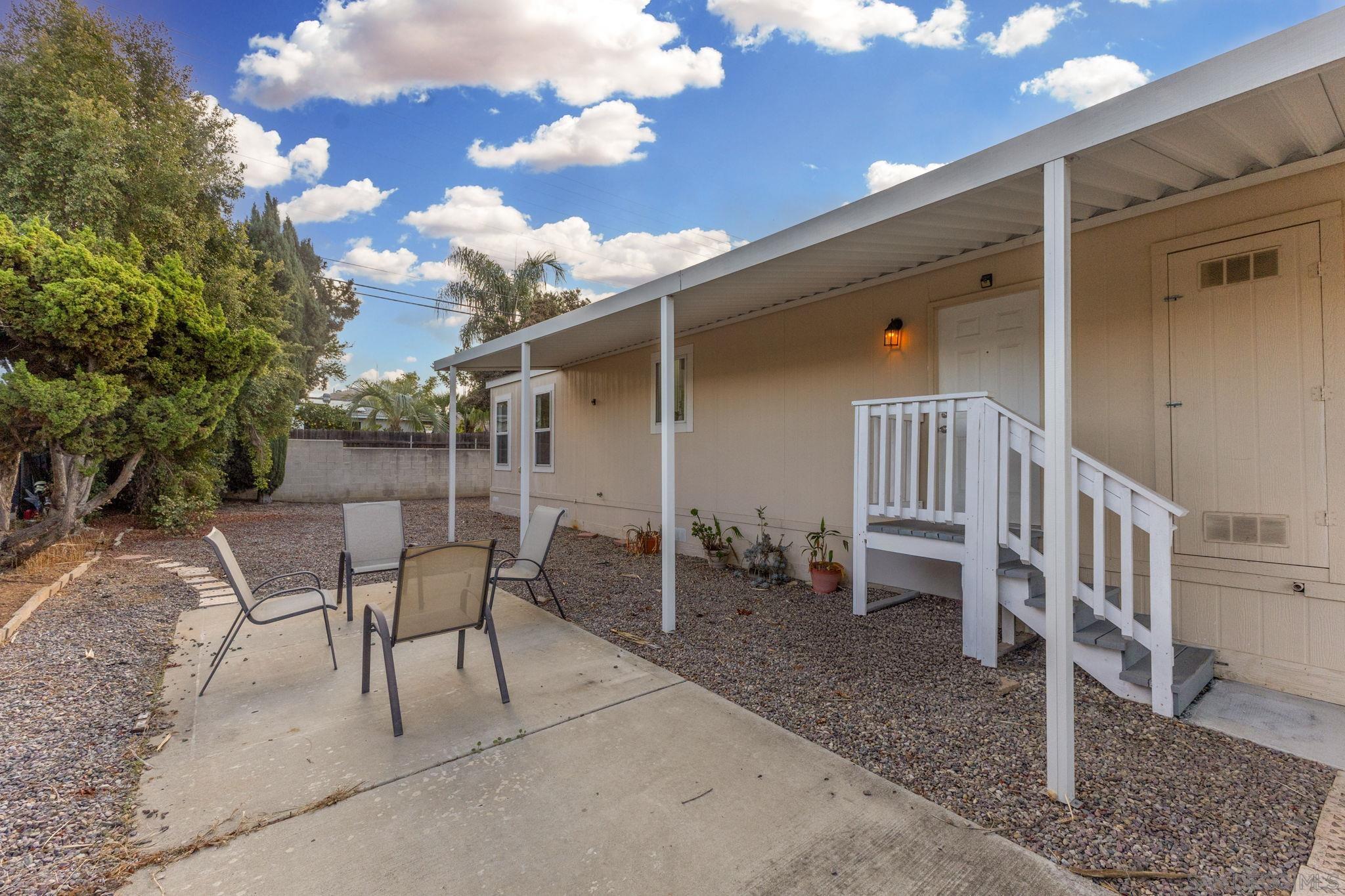 Detail Gallery Image 4 of 50 For 450 E Bradley Ave  #18,  El Cajon,  CA 92021 - 2 Beds | 2 Baths