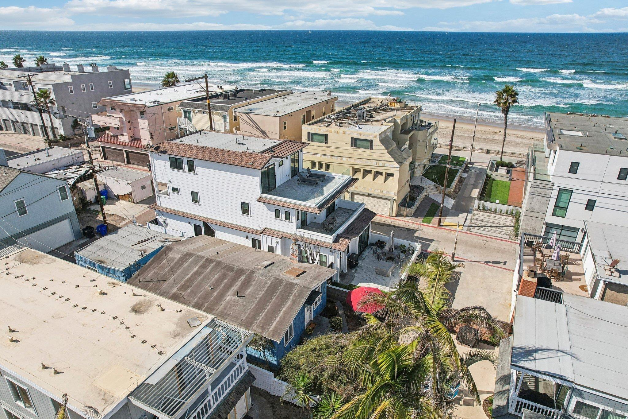 Detail Gallery Image 3 of 38 For 719  Jersey Ct, San Diego,  CA 92109 - 2 Beds | 1 Baths