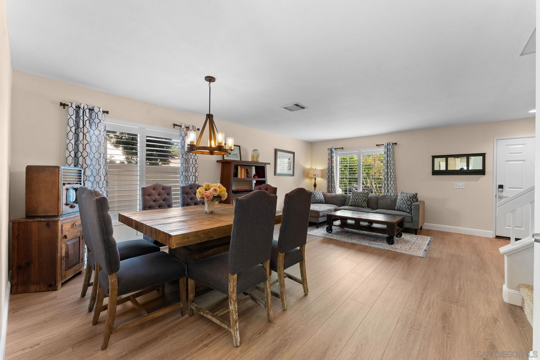 Detail Gallery Image 10 of 35 For 1048  via Vera Cruz, San Marcos,  CA 92078 - 4 Beds | 2/1 Baths