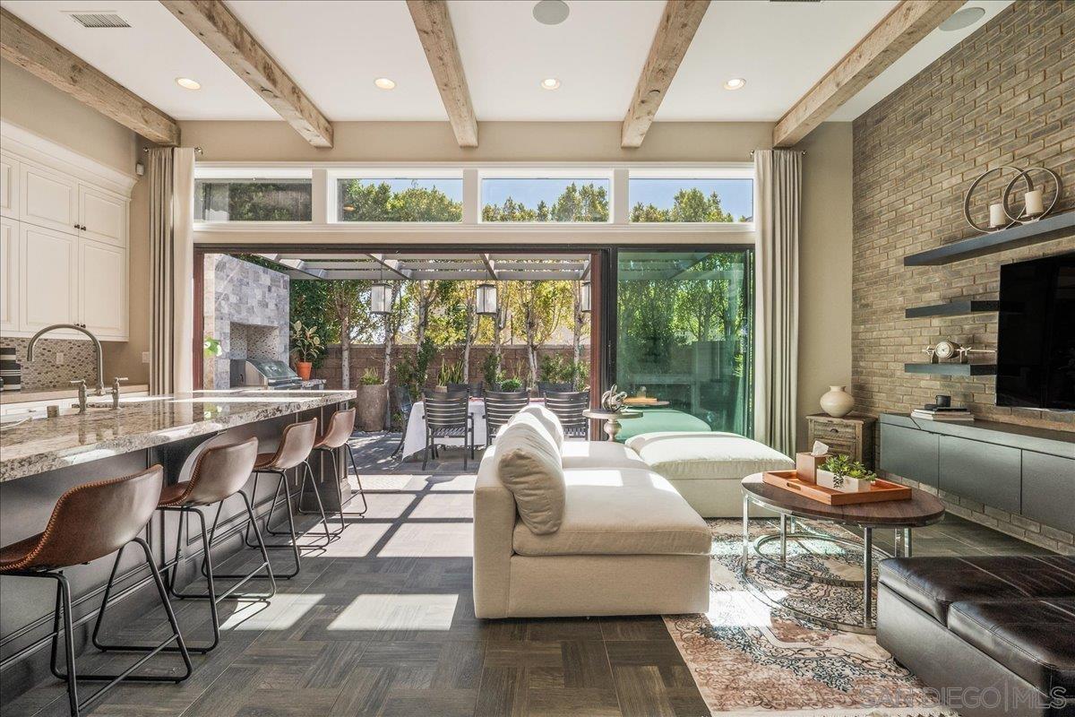 Front Image Thumbnail for SD250042374