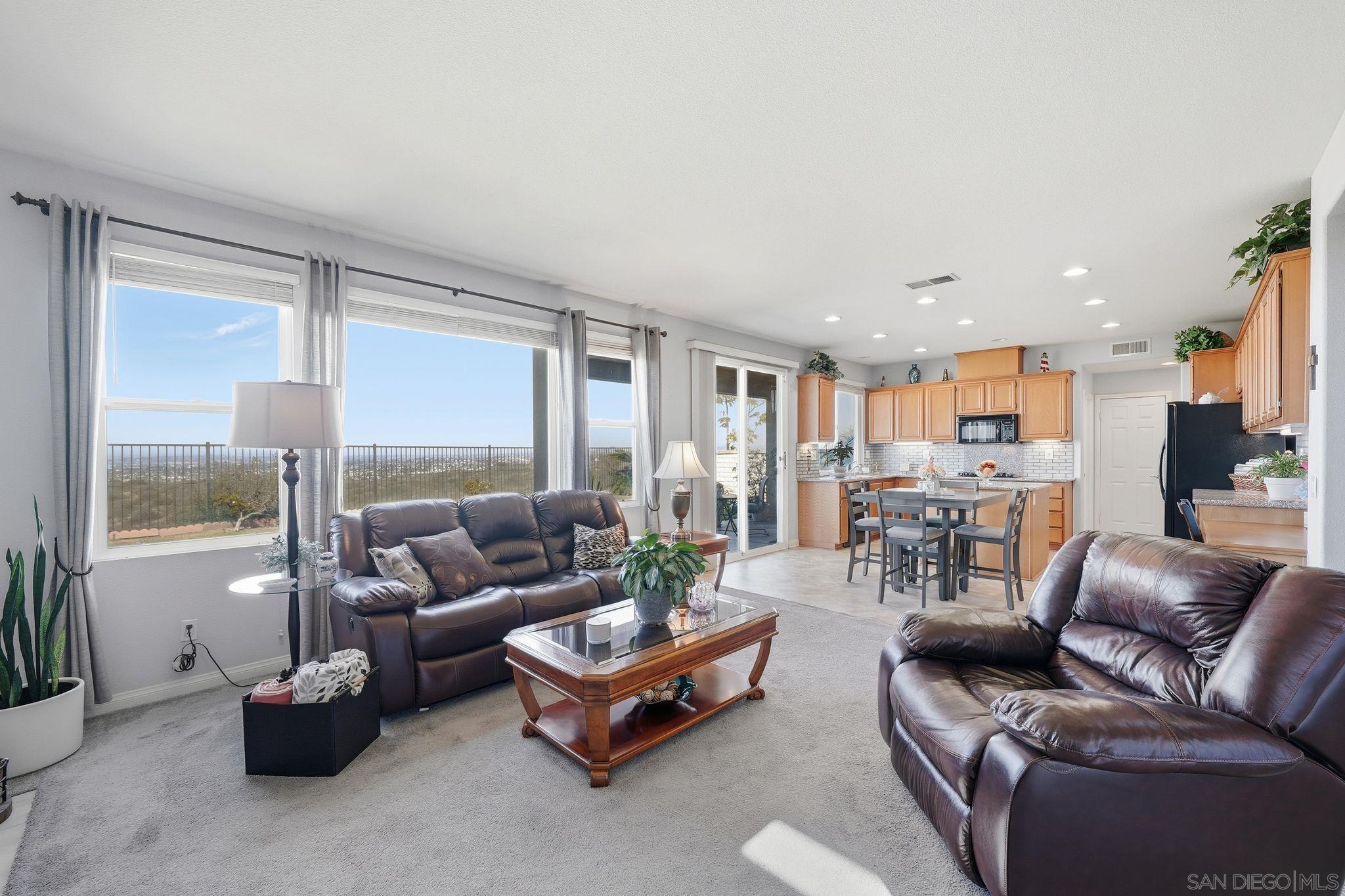 Detail Gallery Image 13 of 56 For 1166  Sea Bird Way, San Diego,  CA 92154 - 5 Beds | 3 Baths