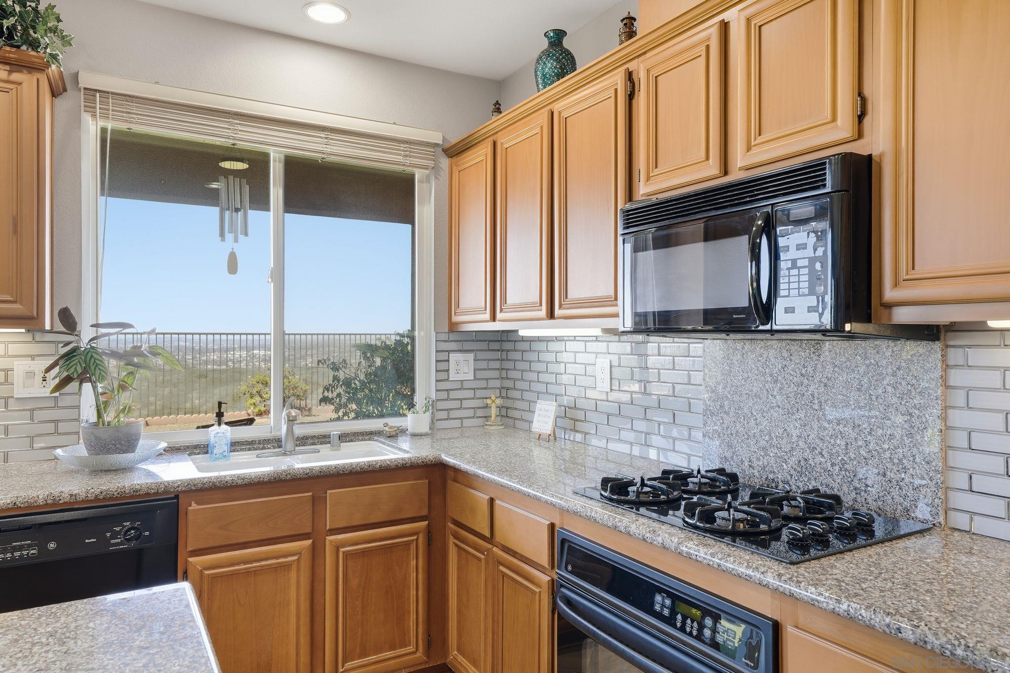 Detail Gallery Image 21 of 56 For 1166  Sea Bird Way, San Diego,  CA 92154 - 5 Beds | 3 Baths