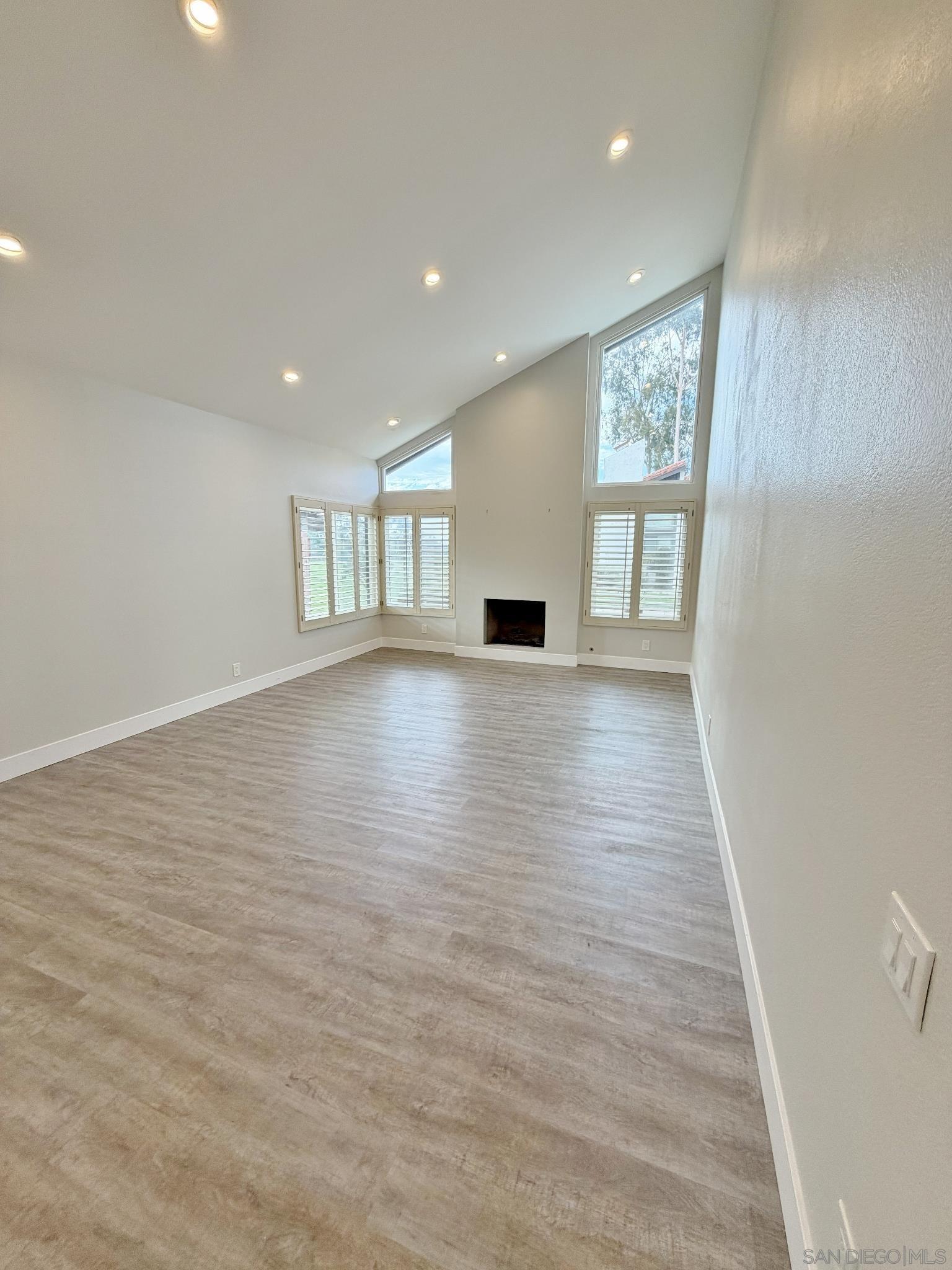 Detail Gallery Image 6 of 32 For 612  Calle Paula, Solana Beach,  CA 92075 - 3 Beds | 2 Baths