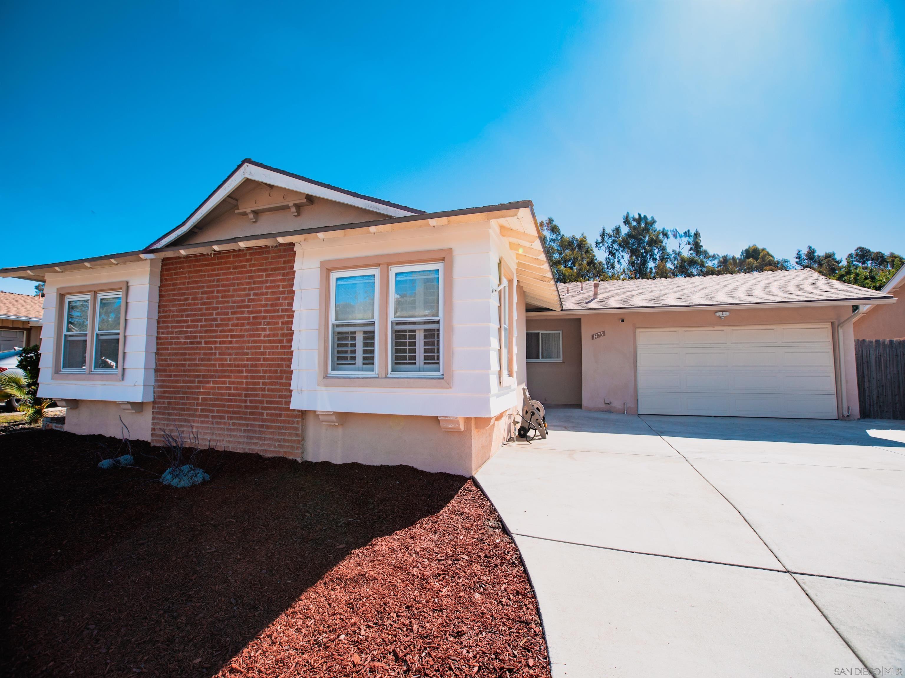 Front Image Thumbnail for SD250042393