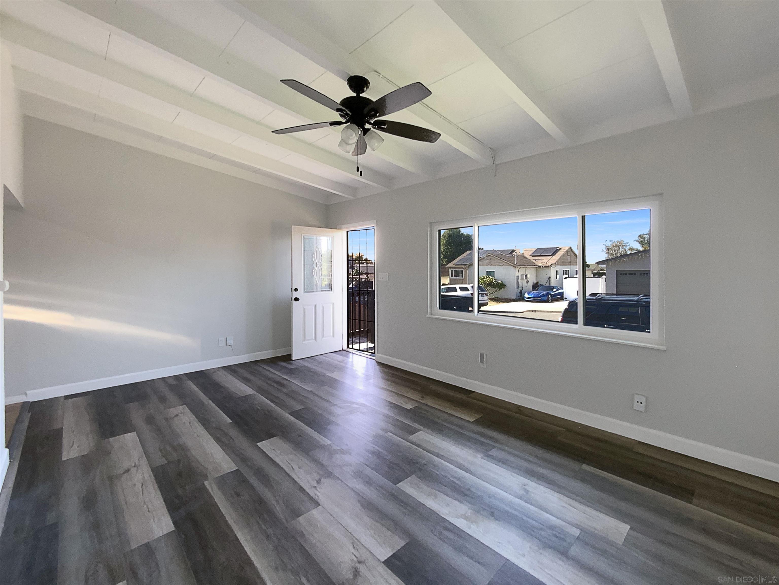 Detail Gallery Image 3 of 26 For 5819  Roanoke St, San Diego,  CA 92139 - 4 Beds | 3 Baths