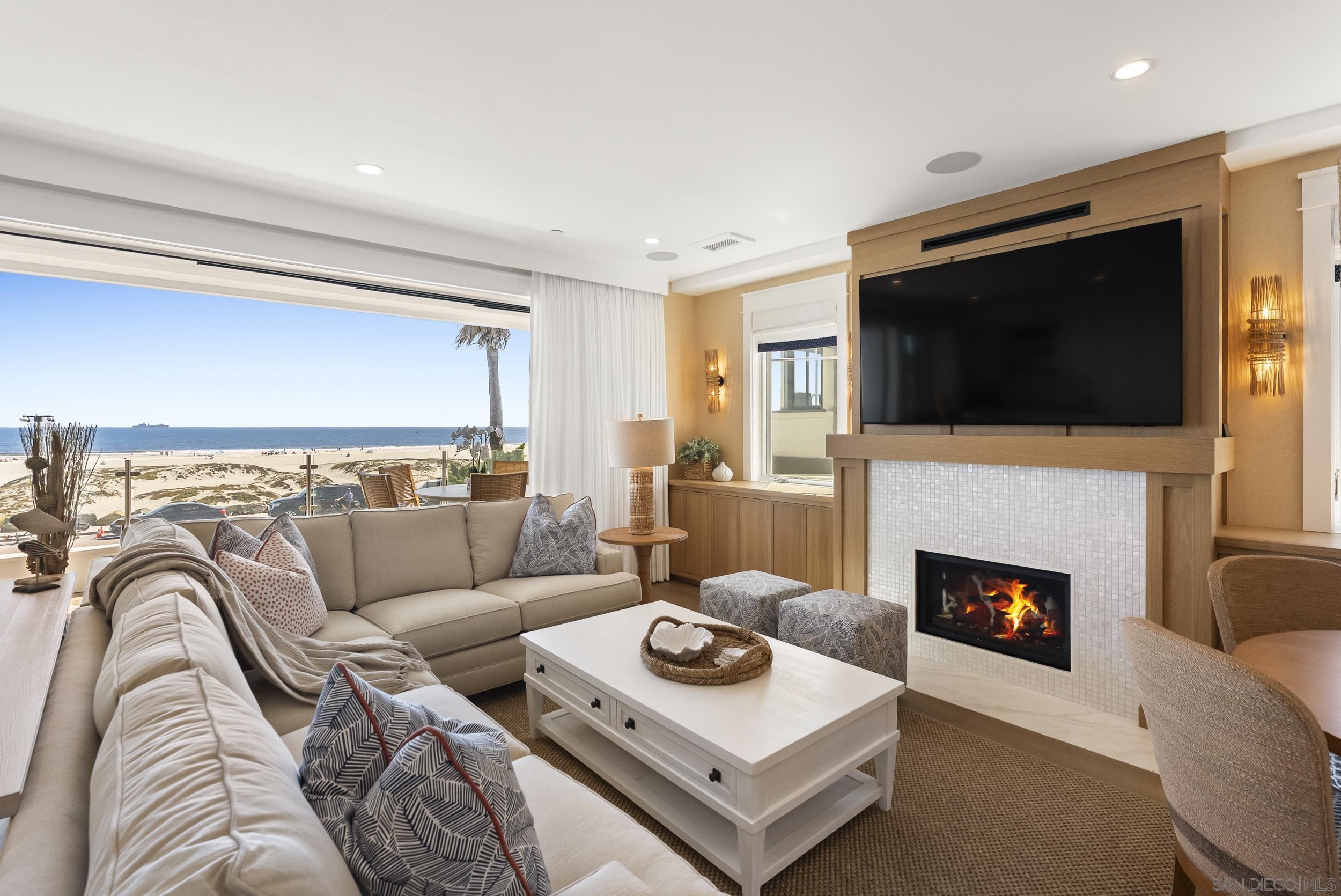 Detail Gallery Image 15 of 42 For 1059  Ocean Blvd, Coronado,  CA 92118 - 6 Beds | 4/2 Baths