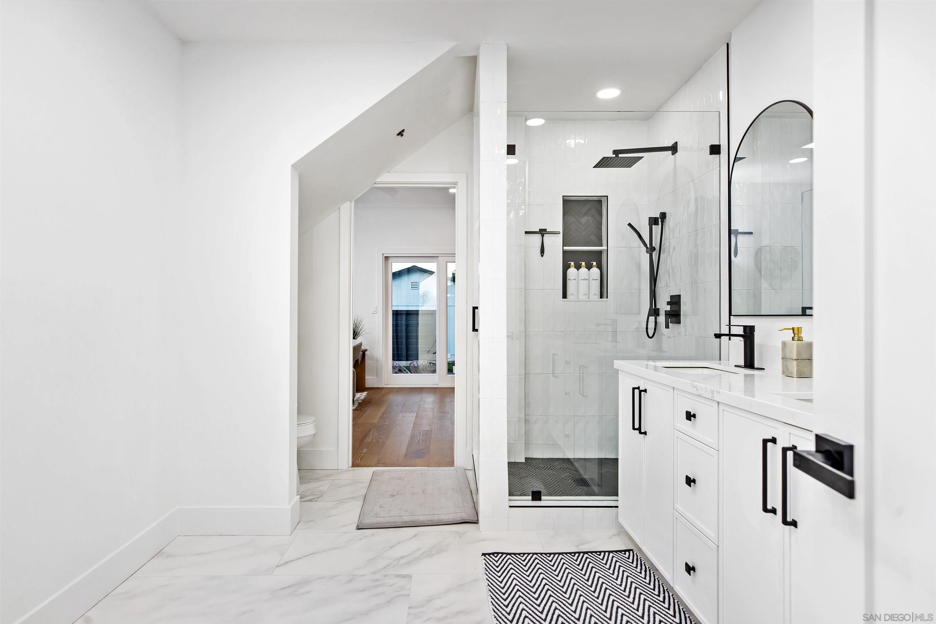 Detail Gallery Image 21 of 46 For 16021  Pomerado Rd, Poway,  CA 92064 - 3 Beds | 3/1 Baths