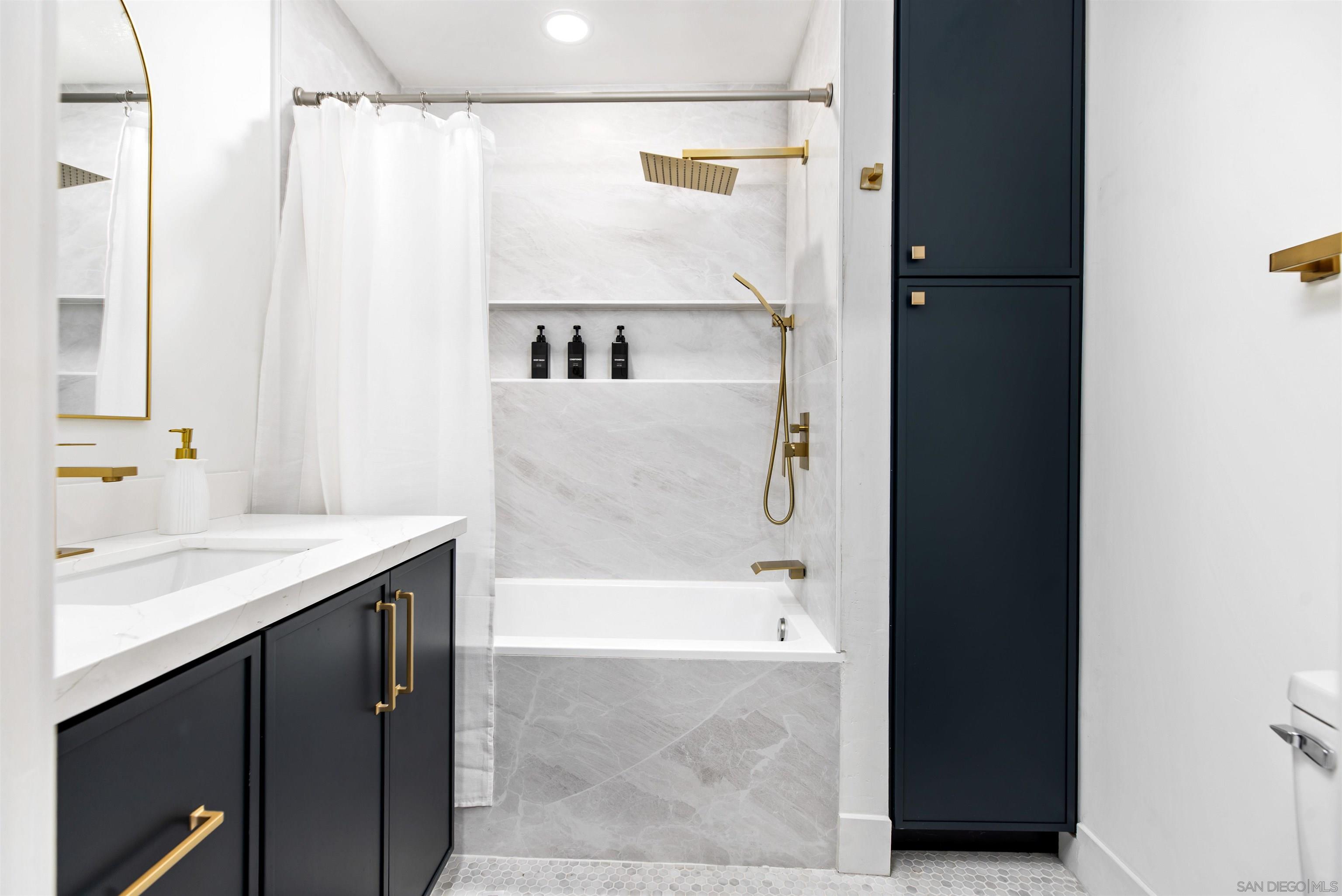 Detail Gallery Image 27 of 46 For 16021  Pomerado Rd, Poway,  CA 92064 - 3 Beds | 3/1 Baths