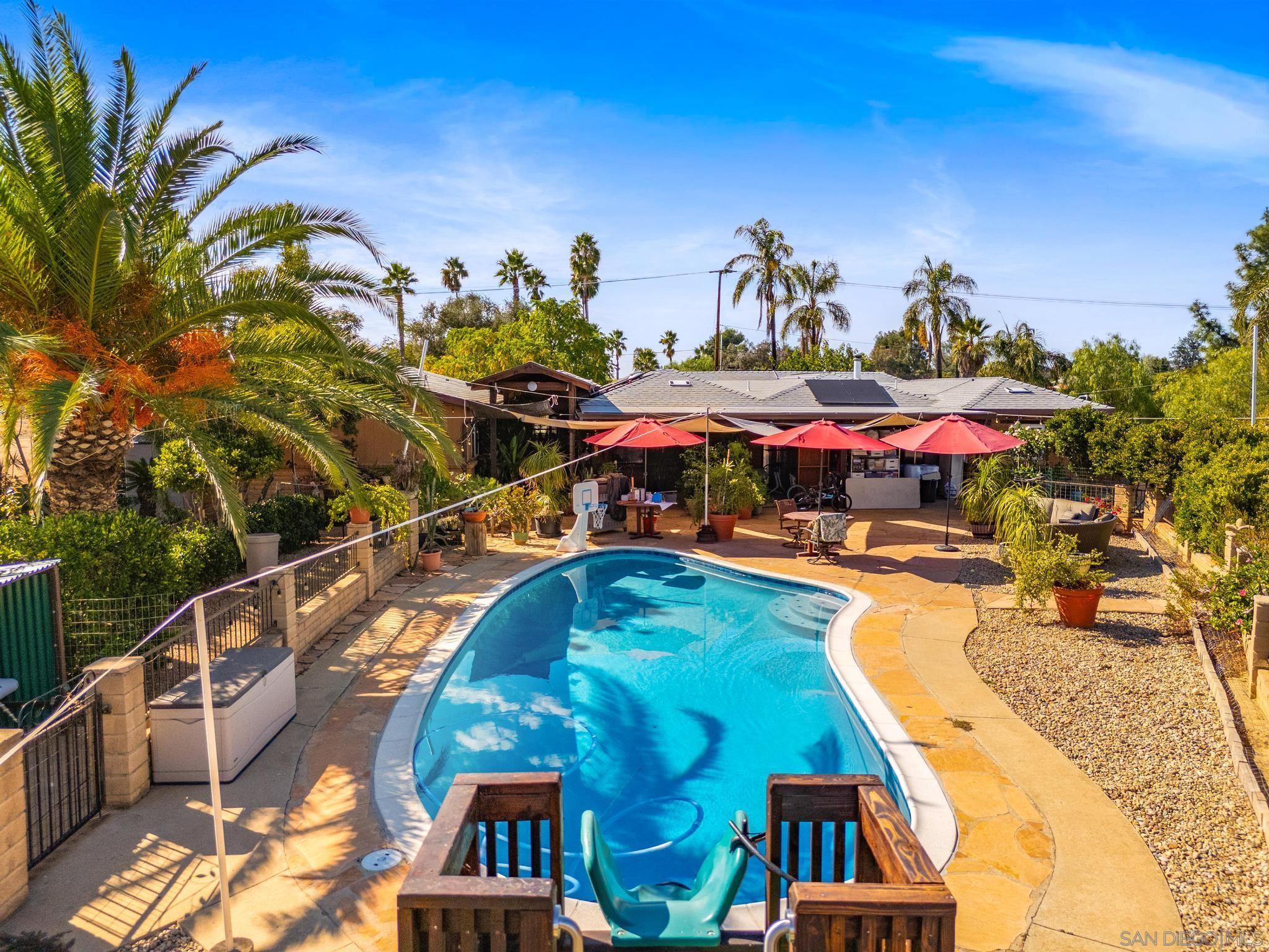 Detail Gallery Image 4 of 59 For 1550  Keyes Road, Ramona,  CA 92065 - 6 Beds | 3 Baths