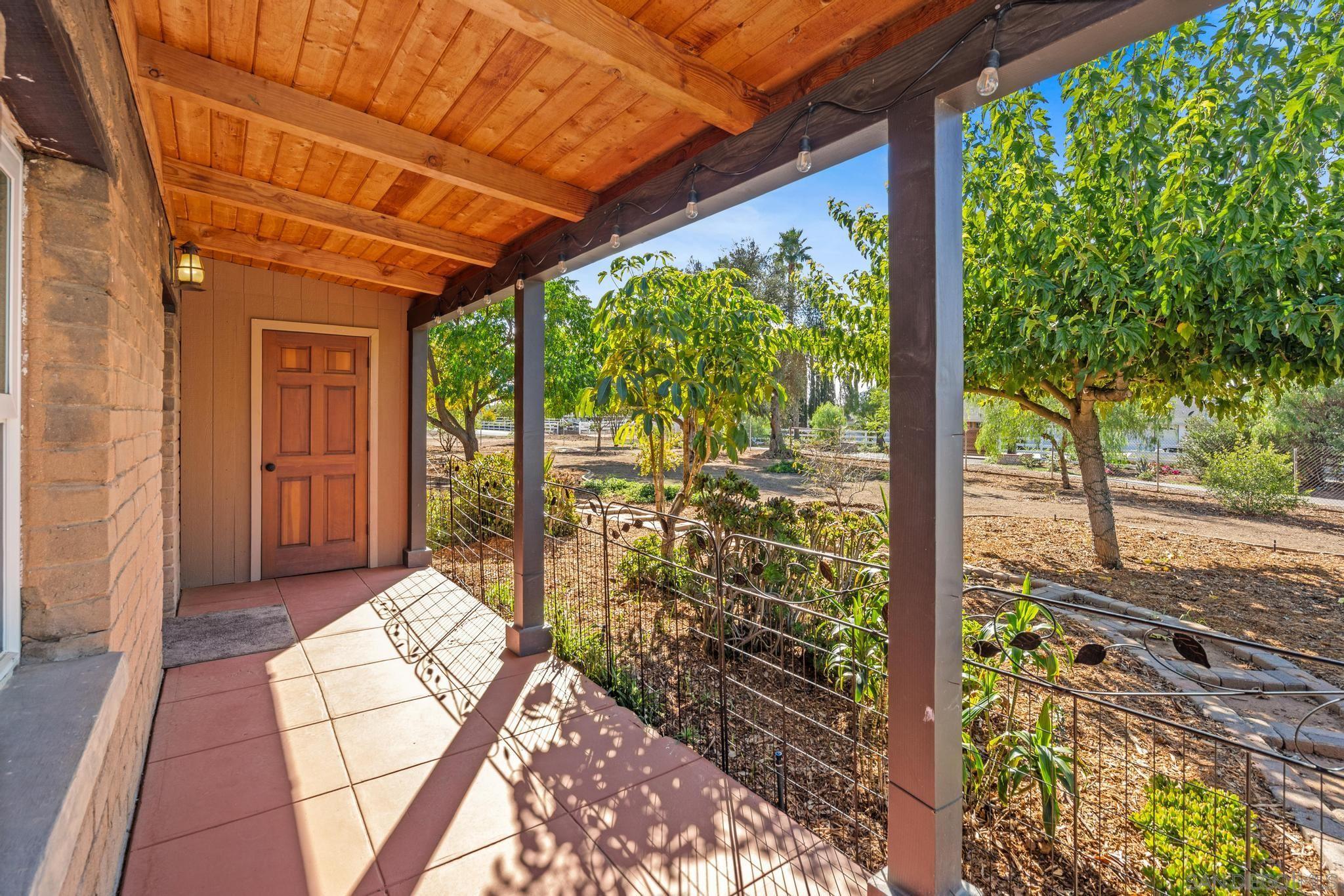Detail Gallery Image 5 of 59 For 1550  Keyes Road, Ramona,  CA 92065 - 6 Beds | 3 Baths