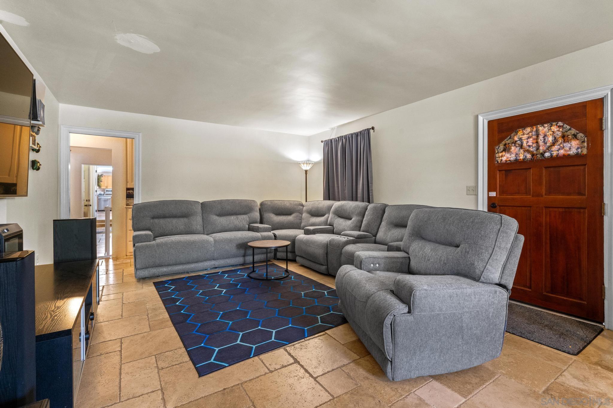 Detail Gallery Image 7 of 59 For 1550  Keyes Road, Ramona,  CA 92065 - 6 Beds | 3 Baths