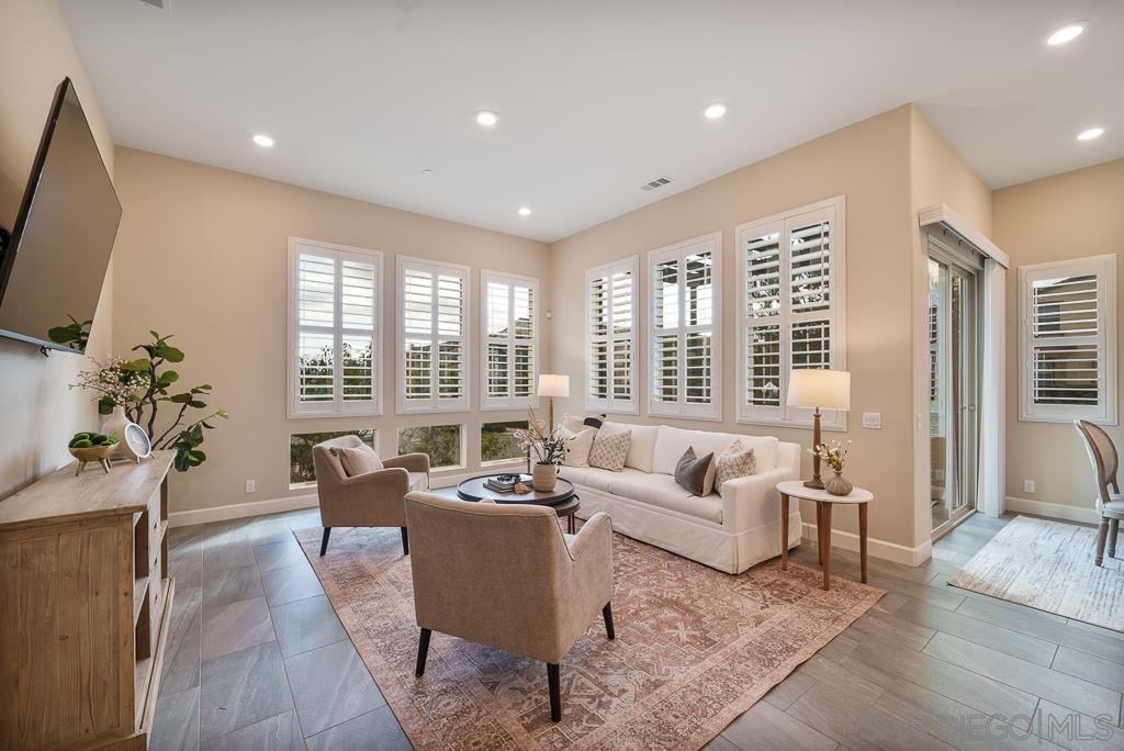 Detail Gallery Image 19 of 59 For 16750  Coyote Bush Dr.  #19,  San Diego,  CA 92127 - 2 Beds | 2/1 Baths