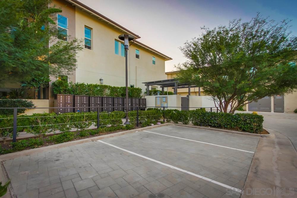 Detail Gallery Image 51 of 59 For 16750  Coyote Bush Dr.  #19,  San Diego,  CA 92127 - 2 Beds | 2/1 Baths