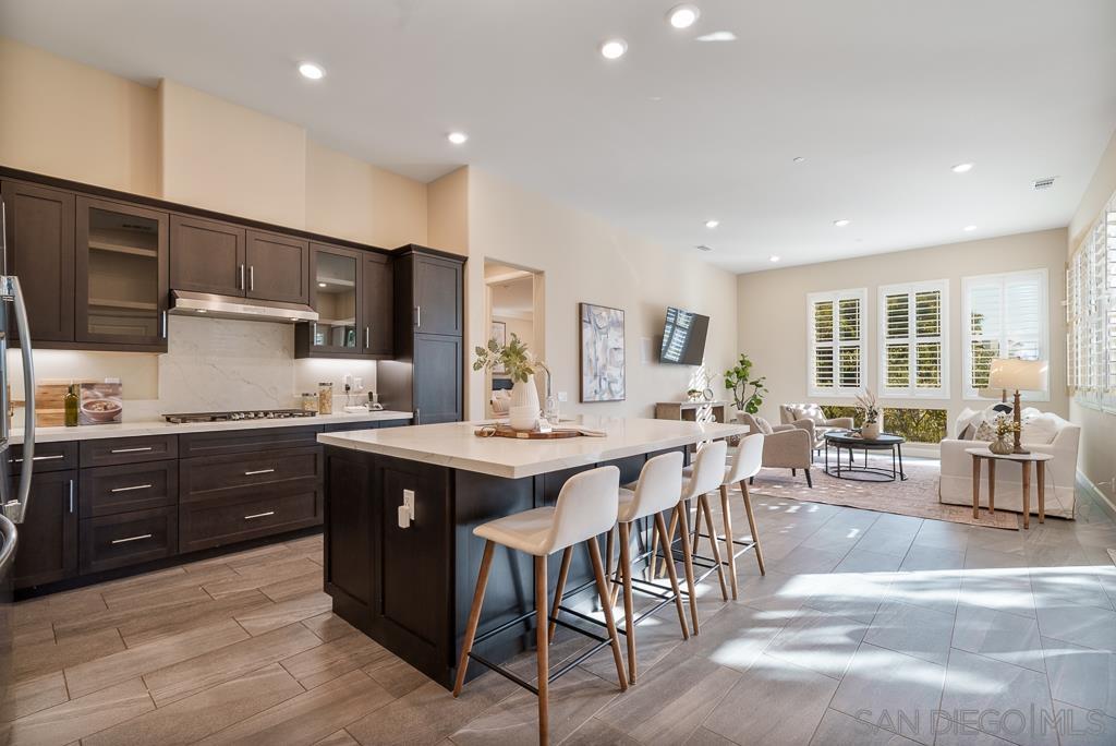 Detail Gallery Image 9 of 59 For 16750  Coyote Bush Dr.  #19,  San Diego,  CA 92127 - 2 Beds | 2/1 Baths