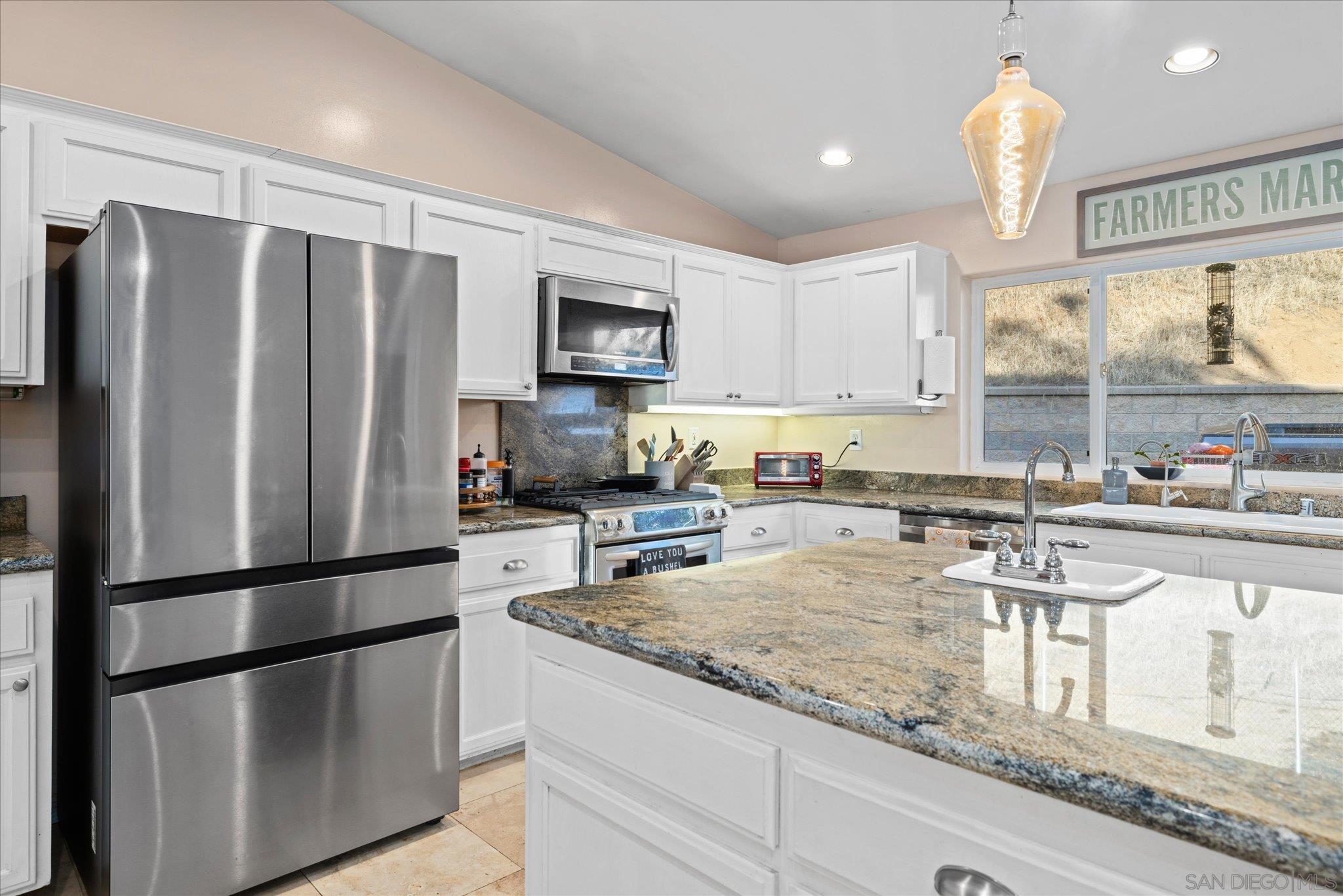 Detail Gallery Image 15 of 62 For 1714  Foss Rd, Alpine,  CA 91901 - 3 Beds | 2/1 Baths