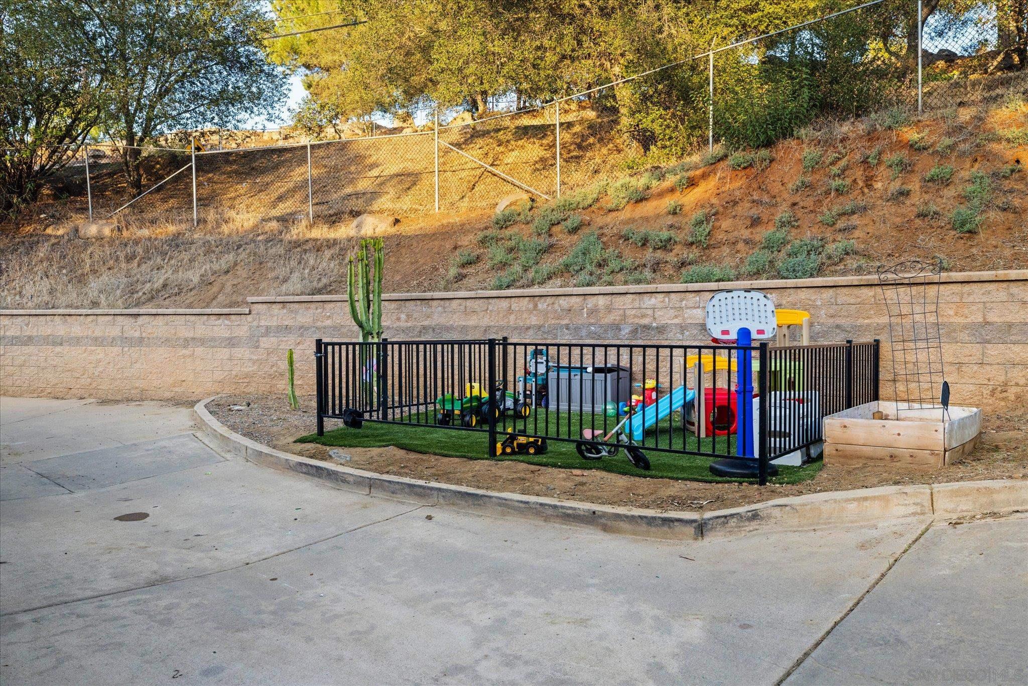 Detail Gallery Image 37 of 62 For 1714  Foss Rd, Alpine,  CA 91901 - 3 Beds | 2/1 Baths