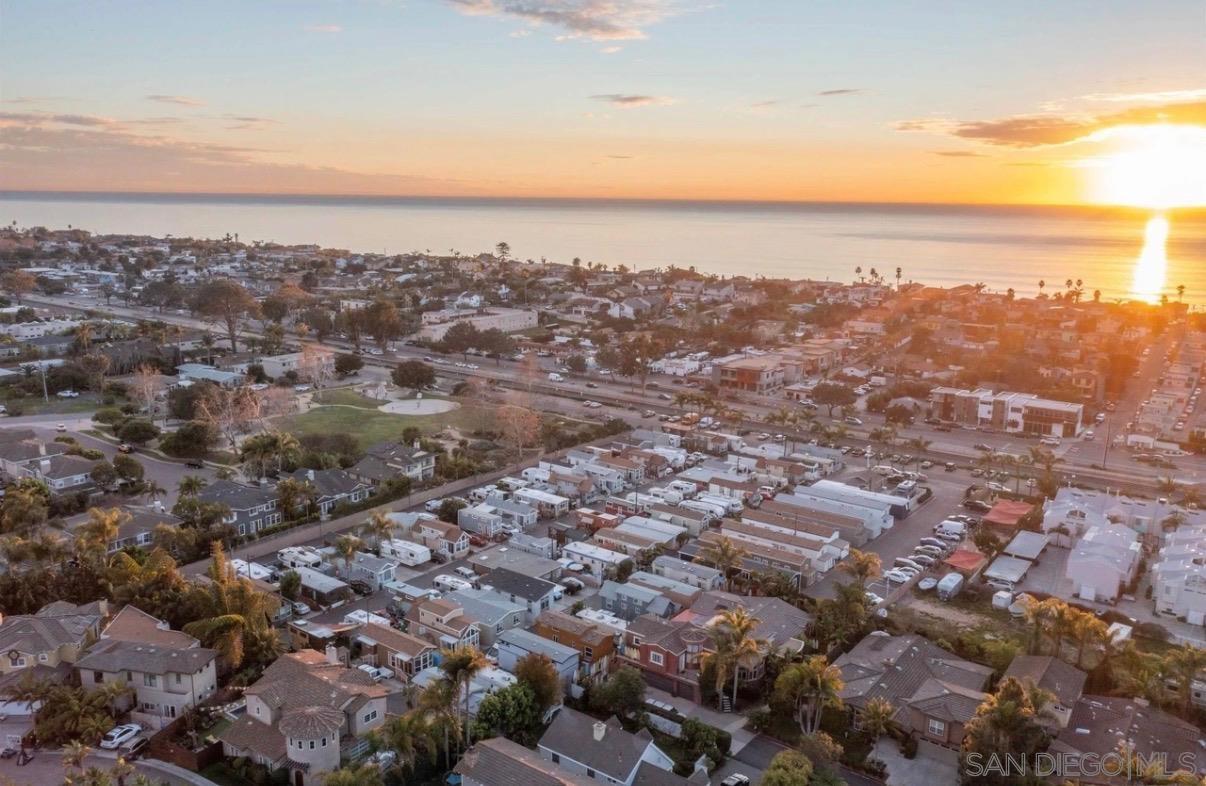 Detail Gallery Image 2 of 32 For 1549 N Vulcan  #82,  Encinitas,  CA 92024 - 2 Beds | 1 Baths