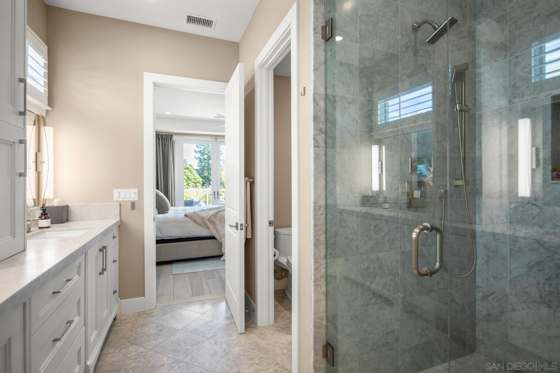 Detail Gallery Image 19 of 29 For 712  E Ave, Coronado,  CA 92118 - 4 Beds | 4/1 Baths