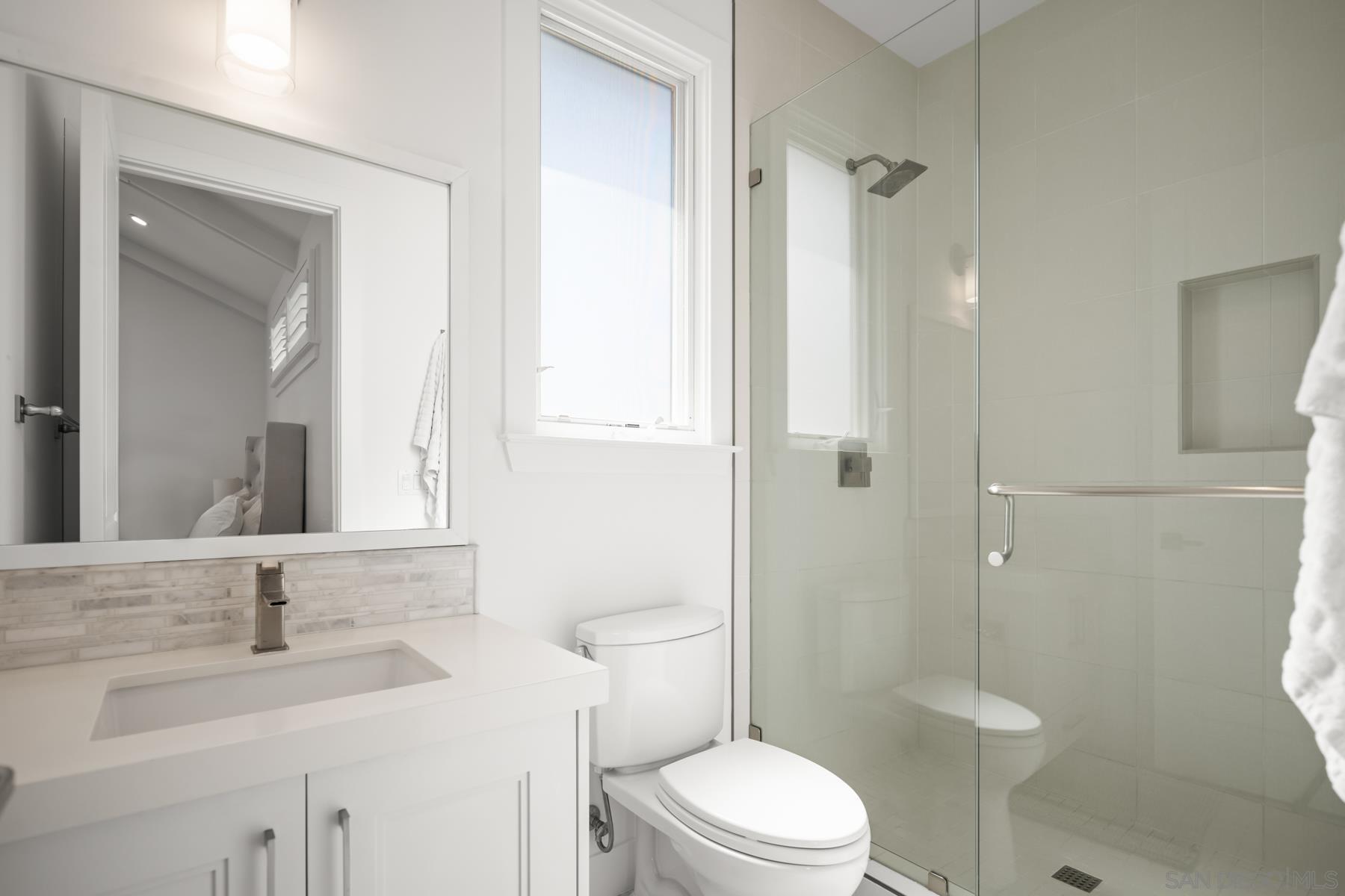 Detail Gallery Image 24 of 29 For 712  E Ave, Coronado,  CA 92118 - 4 Beds | 4/1 Baths