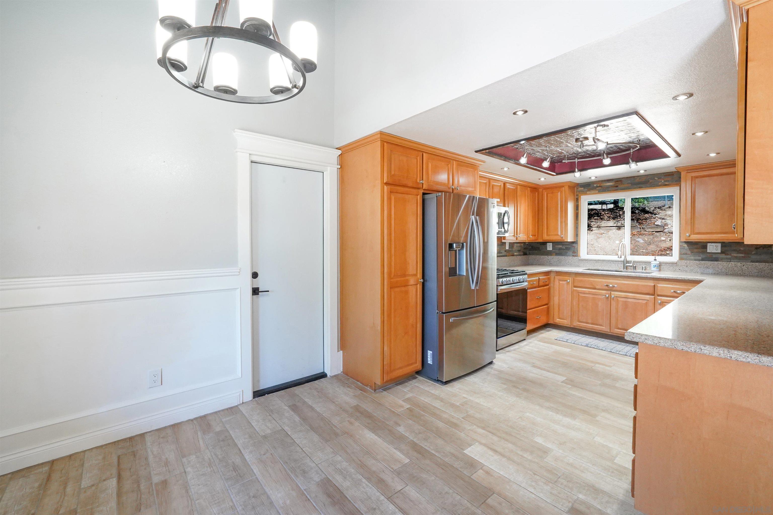 Detail Gallery Image 3 of 12 For 24402  Ysidro Drive, Ramona,  CA 92065 - 3 Beds | 2 Baths