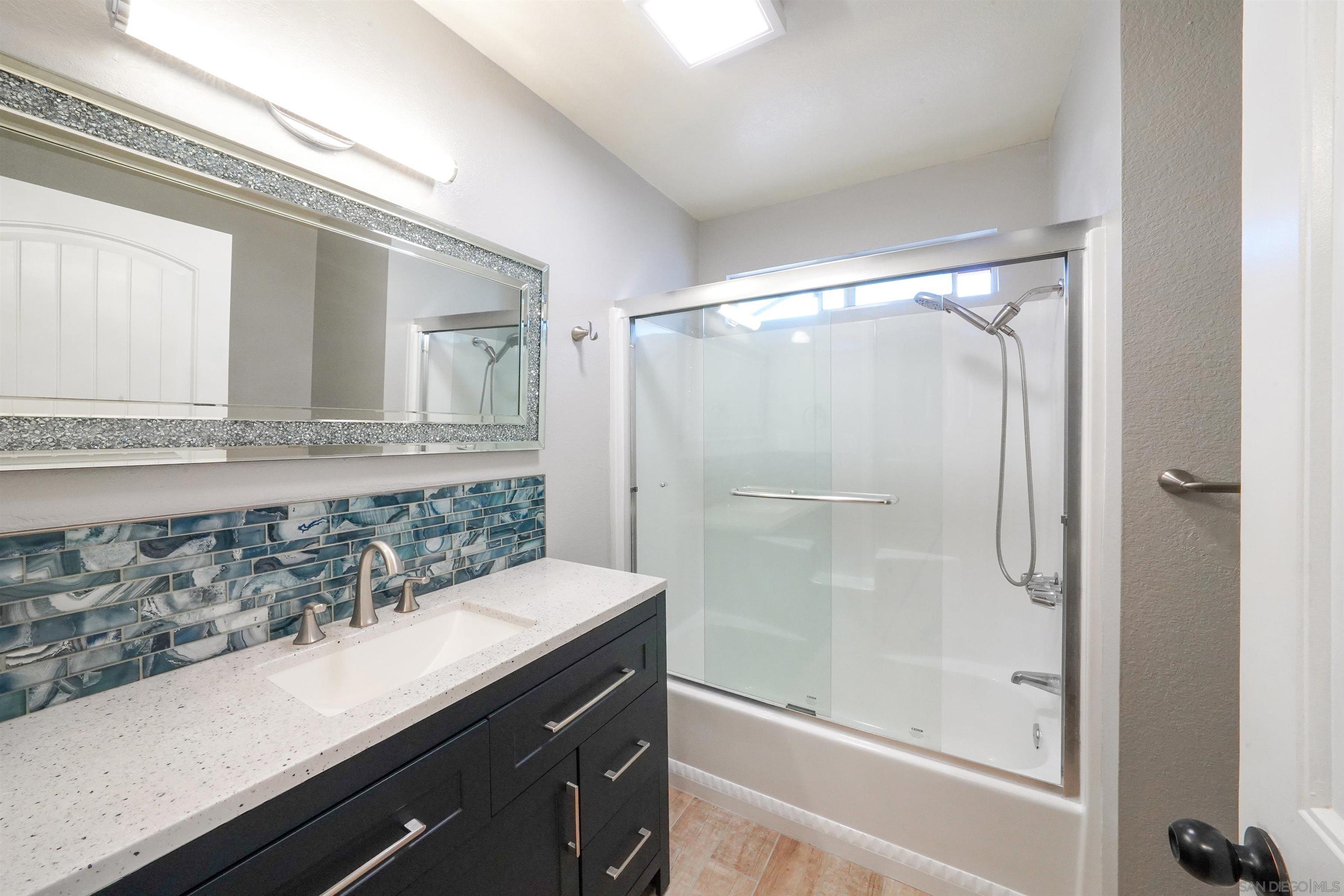 Detail Gallery Image 7 of 12 For 24402  Ysidro Drive, Ramona,  CA 92065 - 3 Beds | 2 Baths