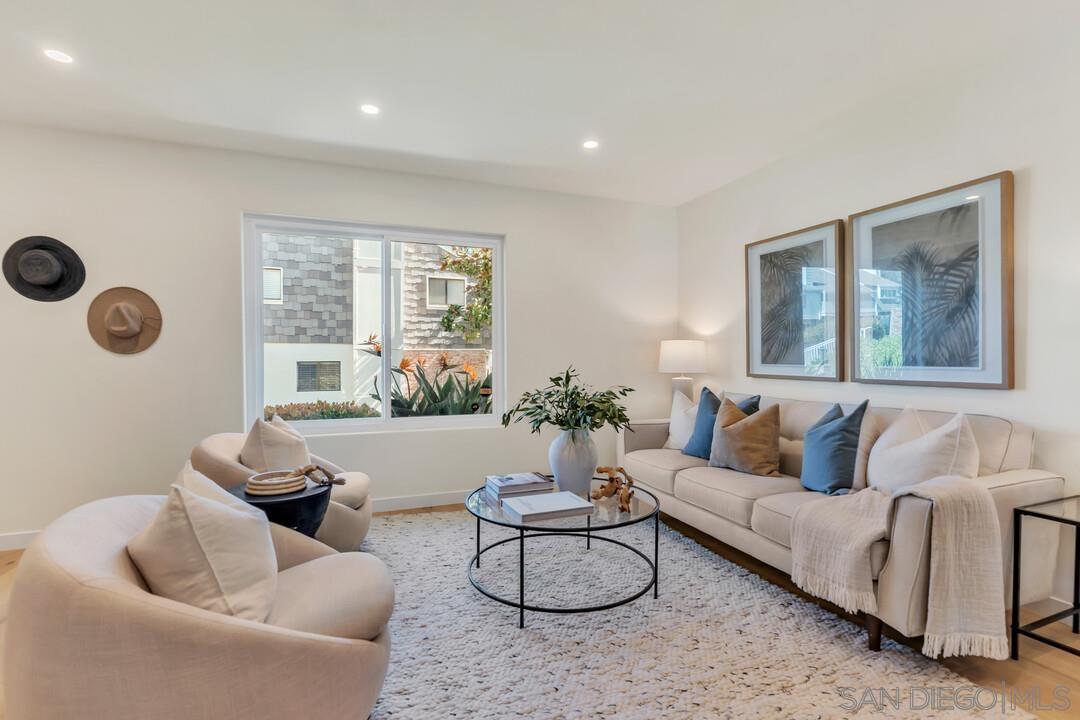 Detail Gallery Image 6 of 49 For 827  Del Mar Downs Rd  #E,  Solana Beach,  CA 92075 - 3 Beds | 2/1 Baths