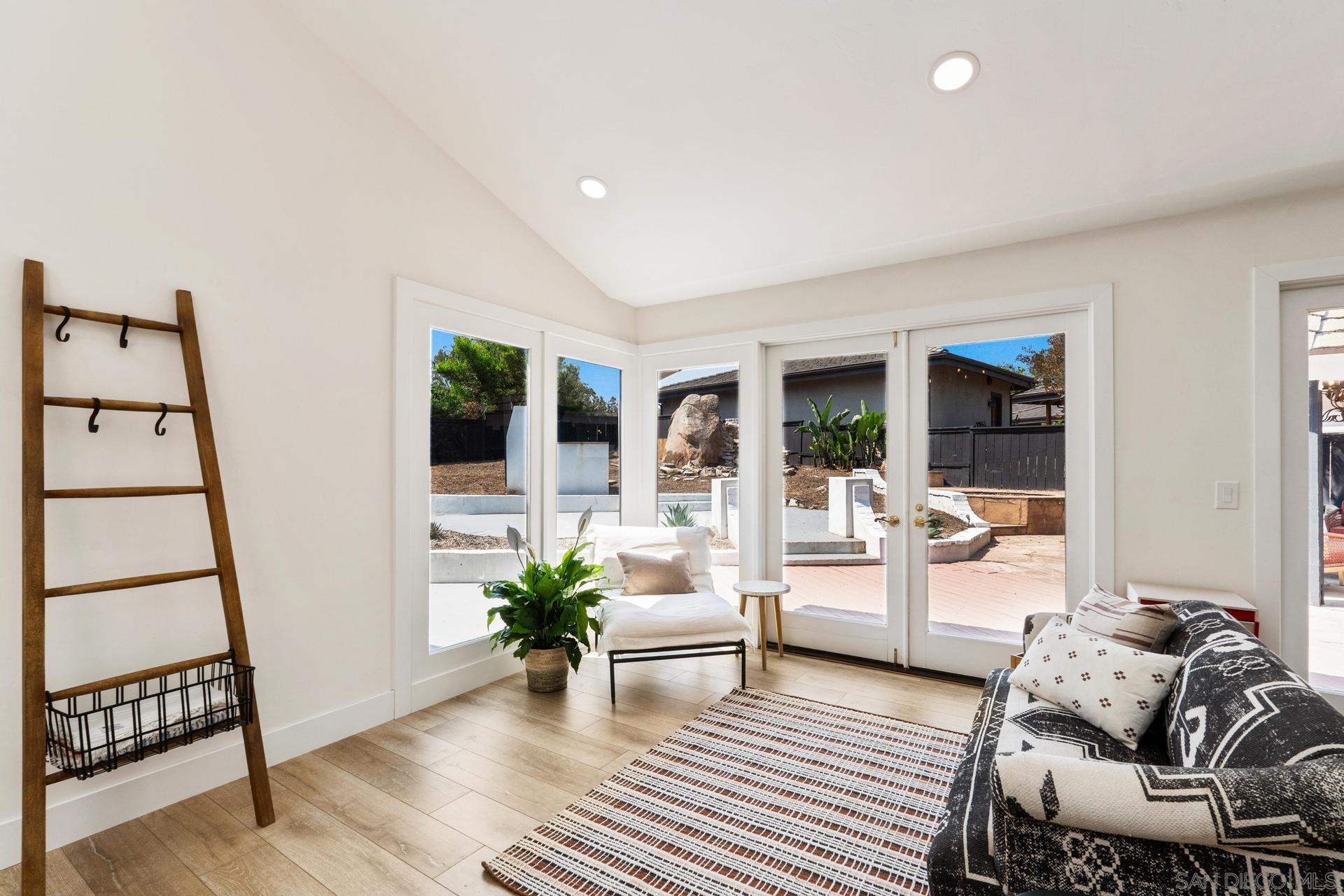 Detail Gallery Image 9 of 70 For 13953  Sagewood Dr, Poway,  CA 92064 - 4 Beds | 4 Baths