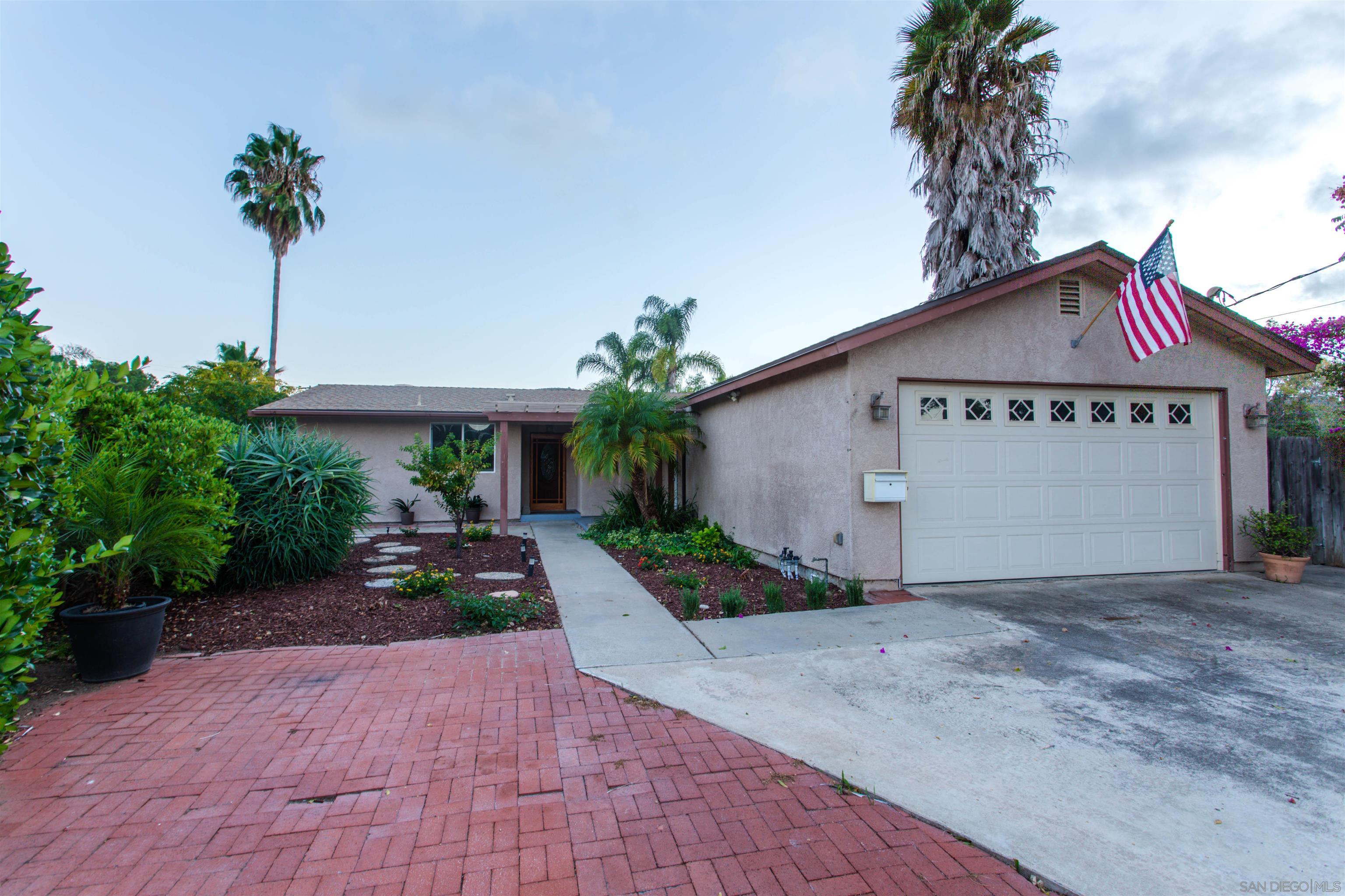 Detail Gallery Image 3 of 35 For 14287  Lolin Ln, Poway,  CA 92064 - 3 Beds | 2 Baths