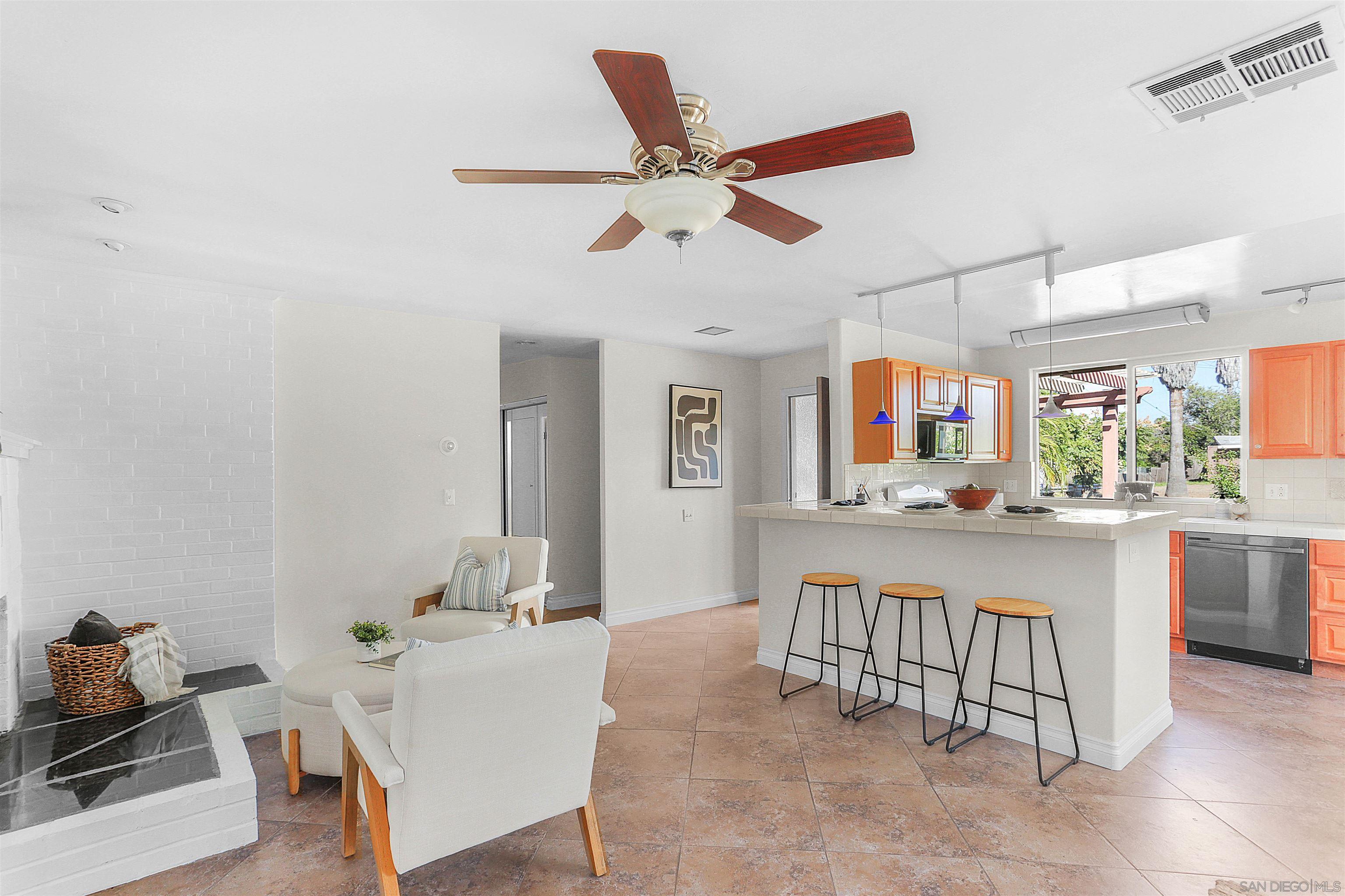 Detail Gallery Image 9 of 35 For 14287  Lolin Ln, Poway,  CA 92064 - 3 Beds | 2 Baths