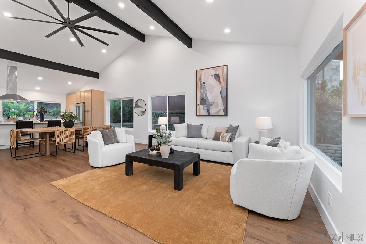 Detail Gallery Image 2 of 32 For 5522  Bloch St, San Diego,  CA 92122 - 4 Beds | 2/1 Baths