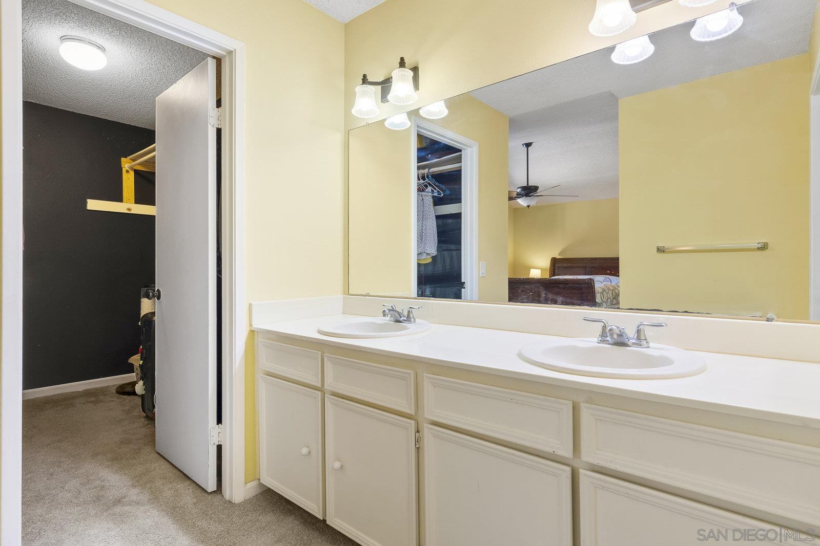 Detail Gallery Image 20 of 36 For 13879  Paseo Cardiel, San Diego,  CA 92129 - 4 Beds | 2/1 Baths