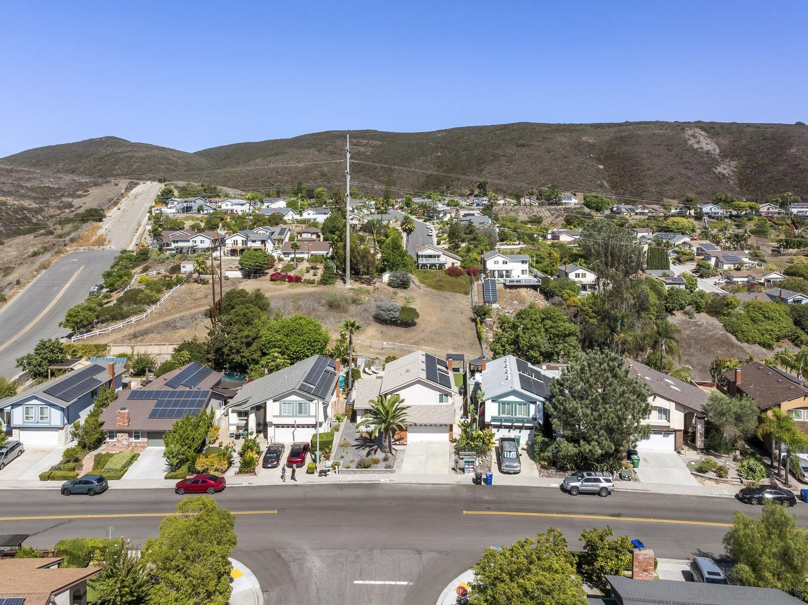 Detail Gallery Image 33 of 36 For 13879  Paseo Cardiel, San Diego,  CA 92129 - 4 Beds | 2/1 Baths