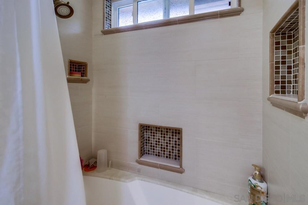 Detail Gallery Image 33 of 45 For 11385  Paseo Albacete, San Diego,  CA 92129 - 5 Beds | 2 Baths