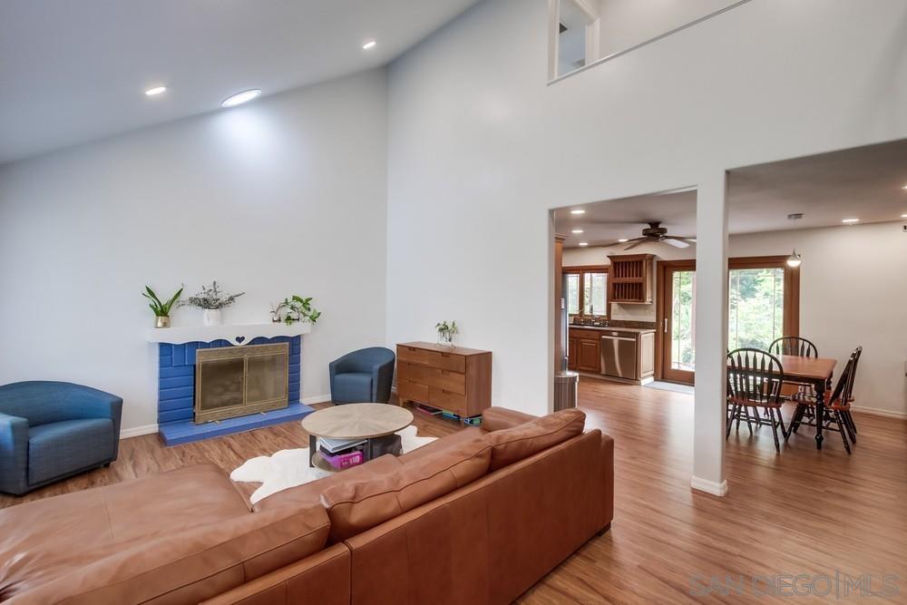 Detail Gallery Image 8 of 45 For 11385  Paseo Albacete, San Diego,  CA 92129 - 5 Beds | 2 Baths