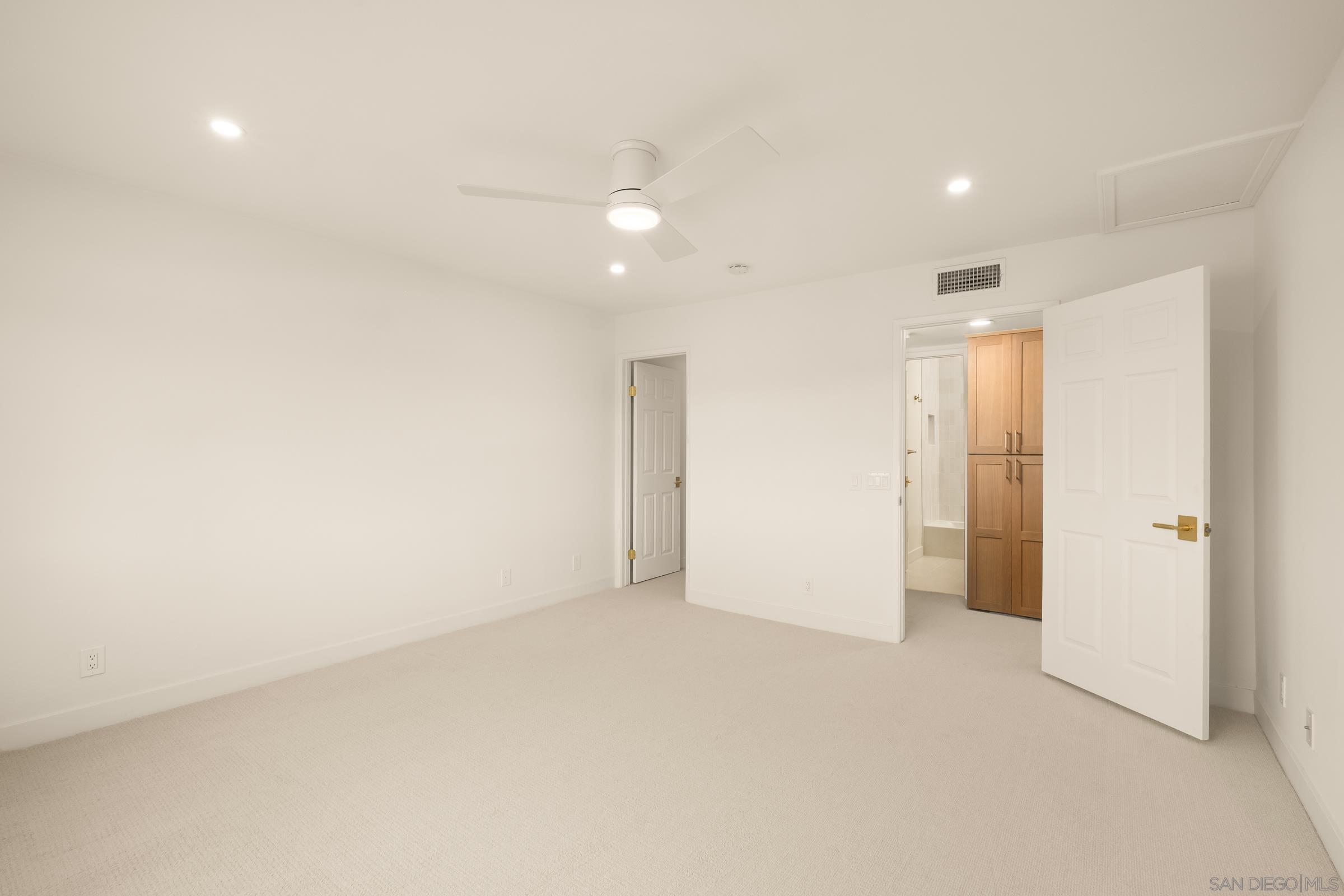 Detail Gallery Image 14 of 31 For 17925  Caminito Pinero  #270,  San Diego,  CA 92128 - 1 Beds | 1 Baths