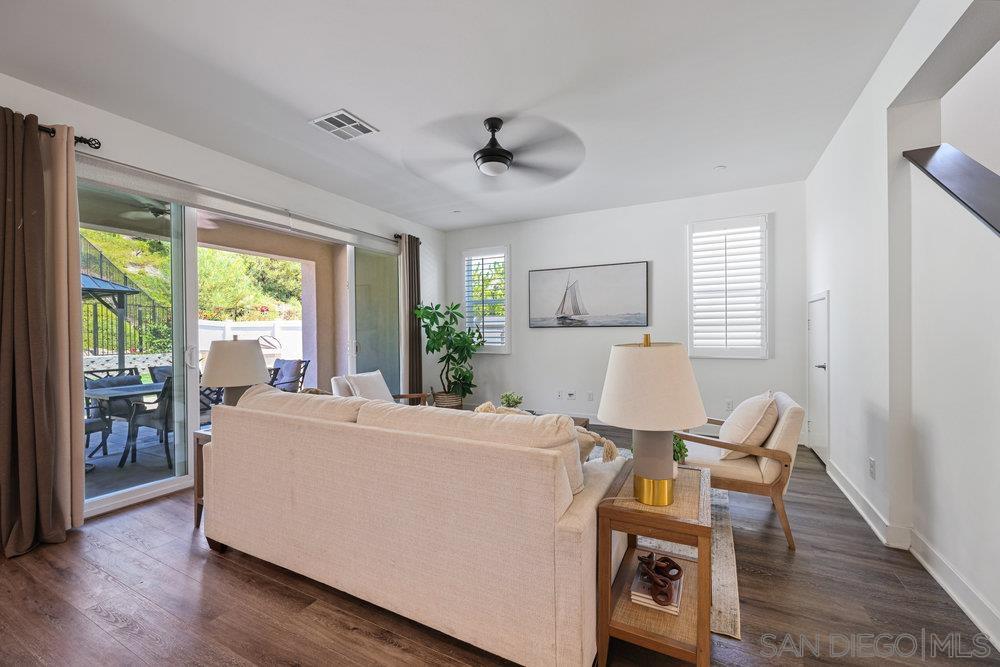 Detail Gallery Image 11 of 46 For 8894  Trailridge Ave, Santee,  CA 92071 - 4 Beds | 3/1 Baths