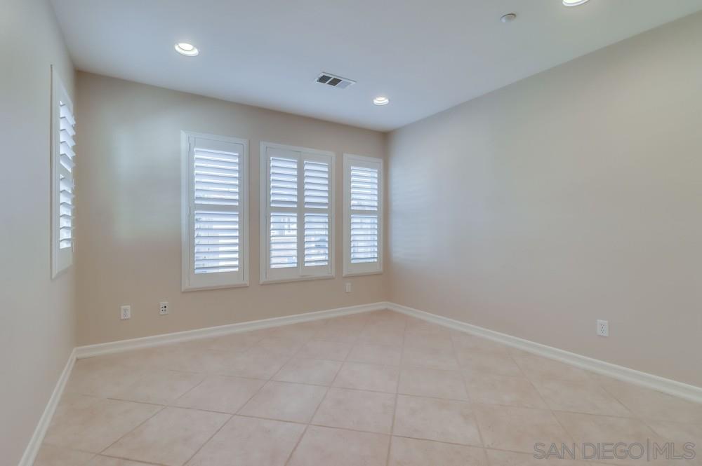Detail Gallery Image 24 of 36 For 17020  New Rochelle Way, San Diego,  CA 92127 - 3 Beds | 2/1 Baths