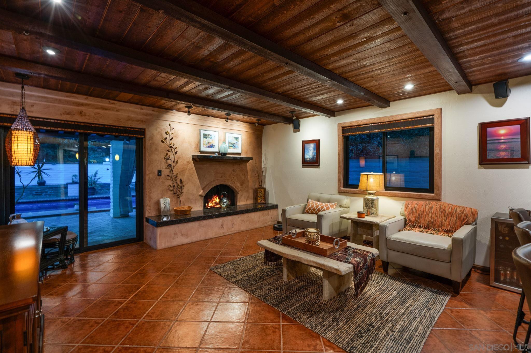 Detail Gallery Image 14 of 47 For 1144  Bellvine Trail, El Cajon,  CA 92019 - 4 Beds | 3 Baths