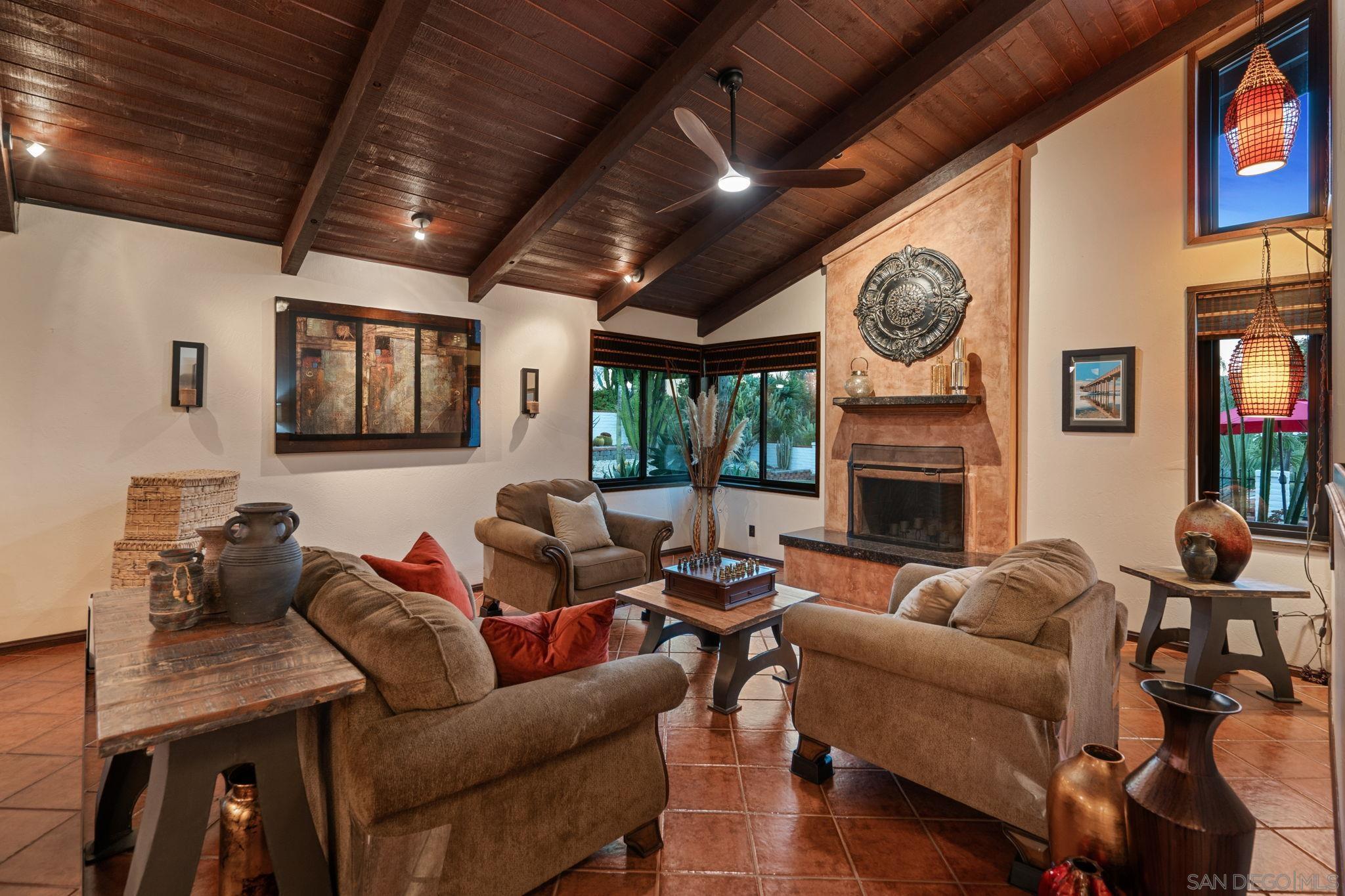 Detail Gallery Image 6 of 47 For 1144  Bellvine Trail, El Cajon,  CA 92019 - 4 Beds | 3 Baths