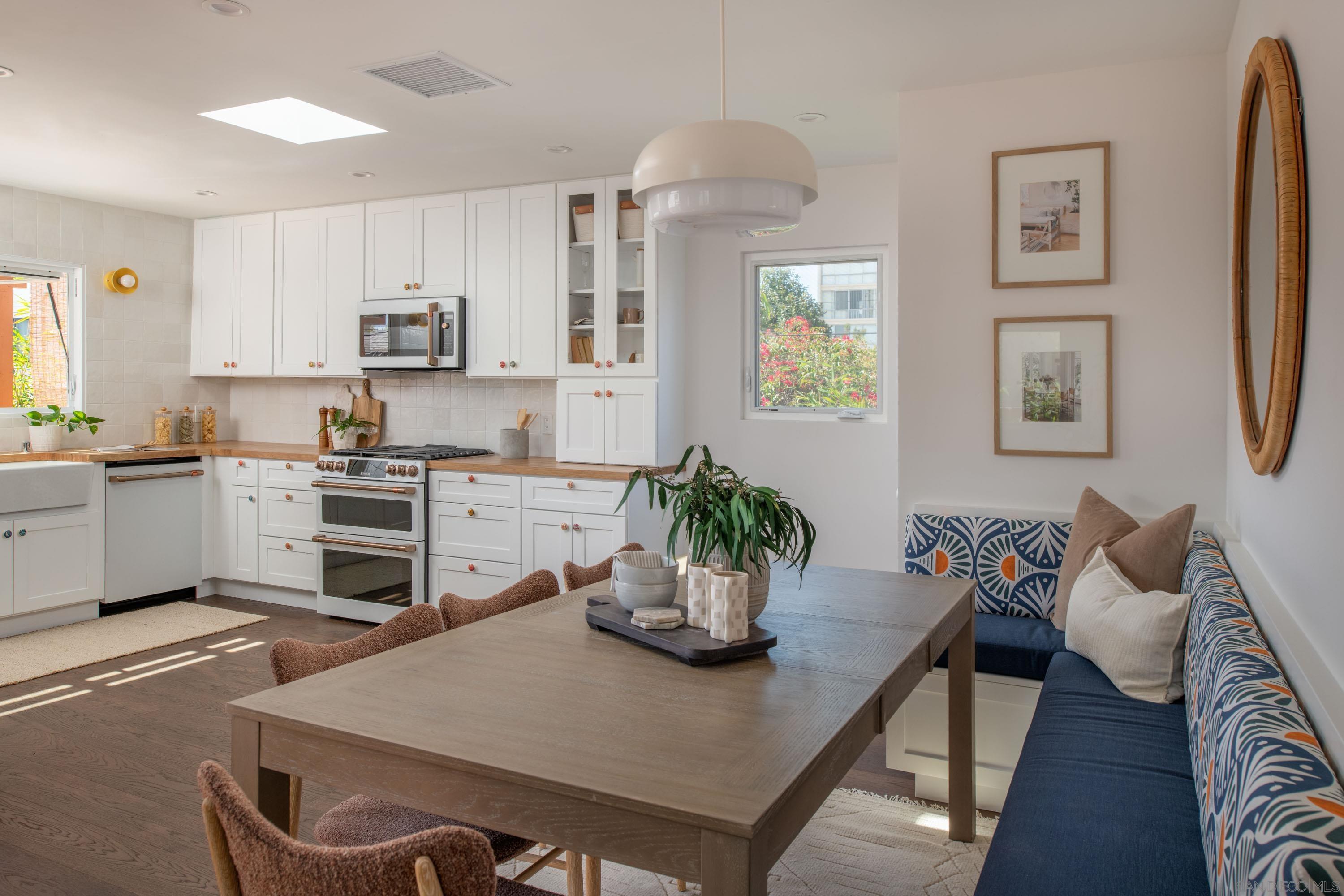 Front Image Thumbnail for SD250042517