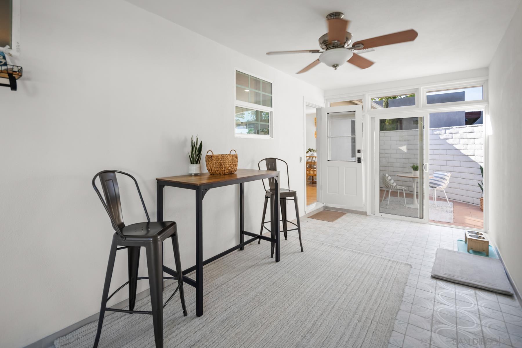 Detail Gallery Image 25 of 37 For 909  1st St, Coronado,  CA 92118 - 2 Beds | 2 Baths