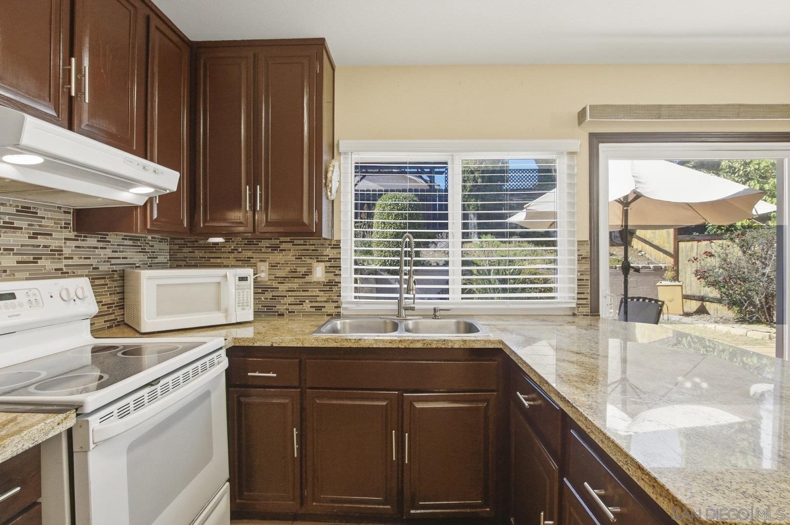 Detail Gallery Image 16 of 33 For 11096  Sagittarius Rd, San Diego,  CA 92126 - 4 Beds | 2 Baths