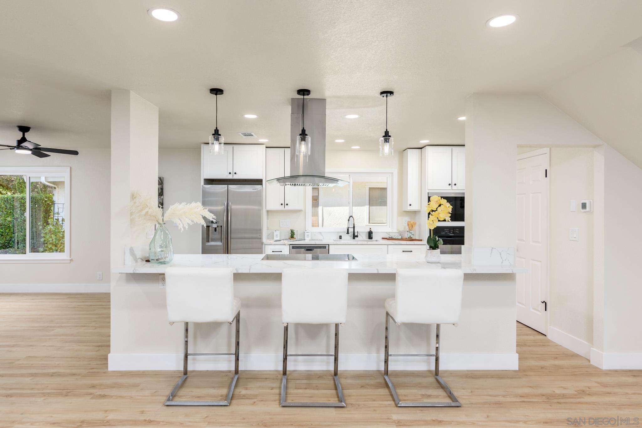 Detail Gallery Image 3 of 41 For , Escondido,  CA 92026 - 3 Beds | 2/1 Baths