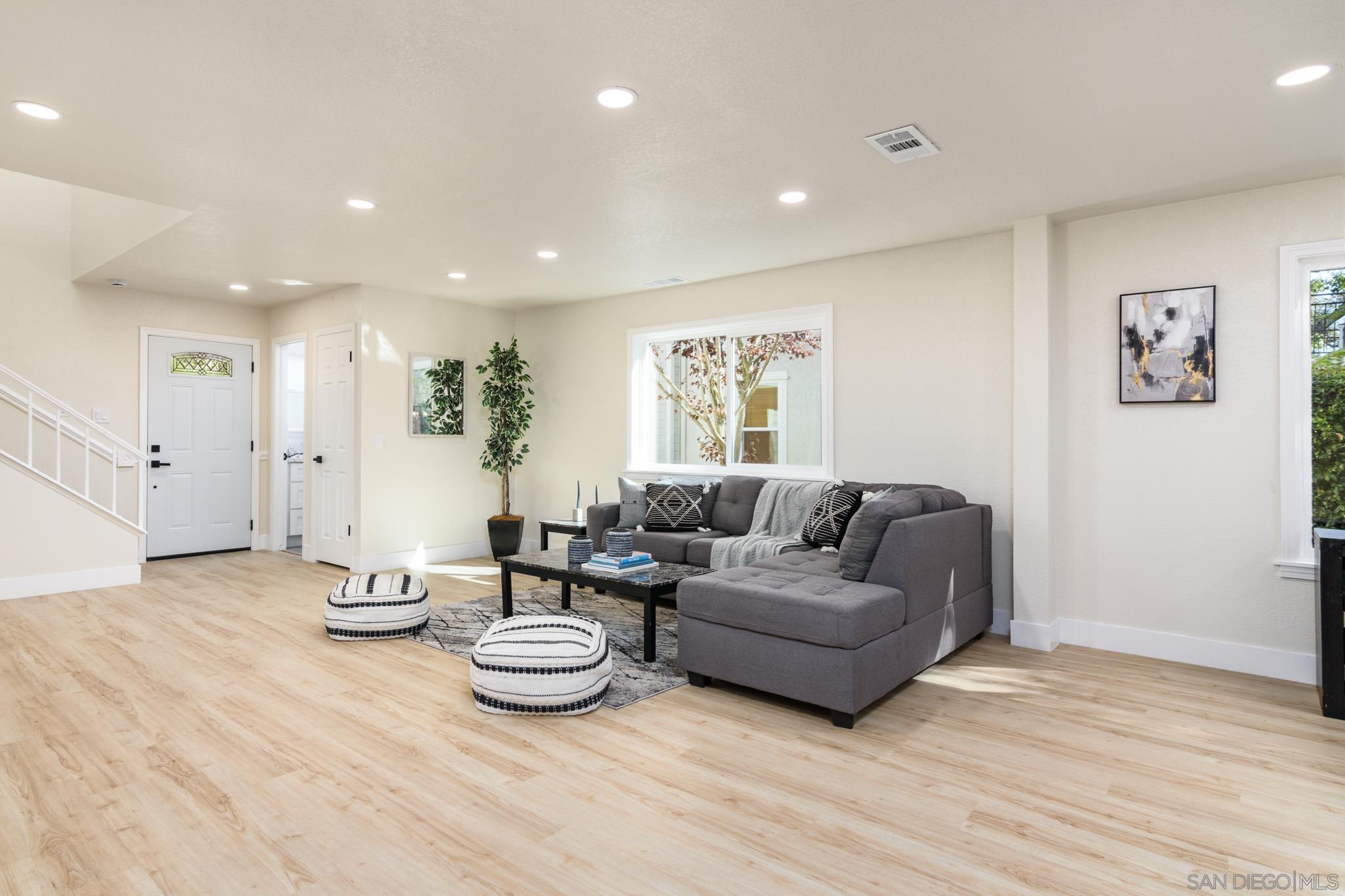 Detail Gallery Image 5 of 41 For , Escondido,  CA 92026 - 3 Beds | 2/1 Baths