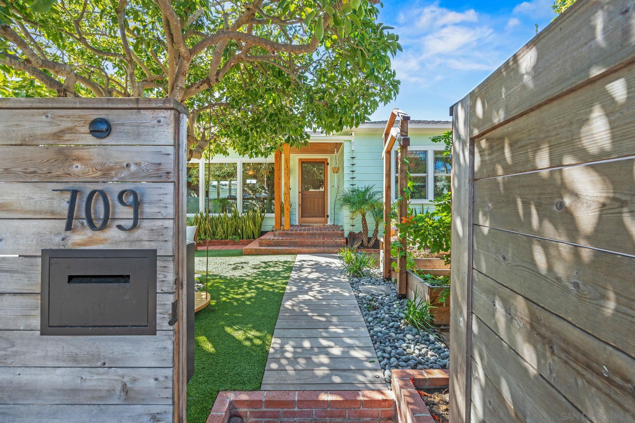 Front Image Thumbnail for SD250042530