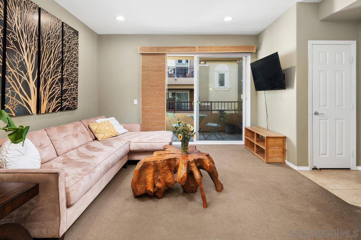 Detail Gallery Image 3 of 26 For 5415  Zeil Pl., San Diego,  CA 92105 - 2 Beds | 2 Baths