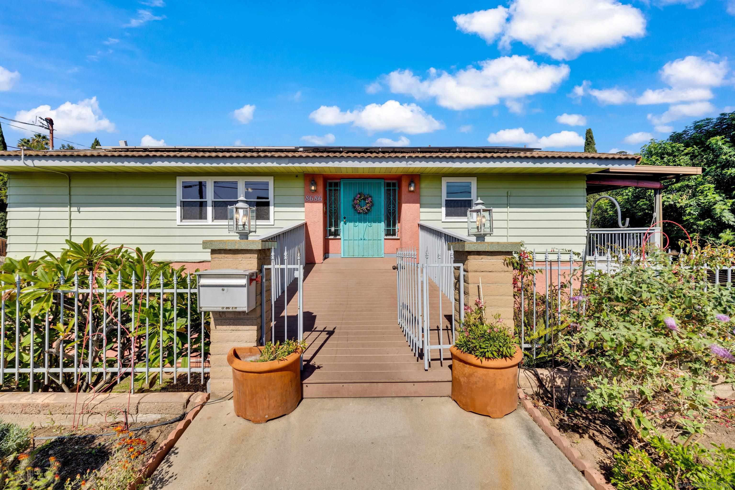 Detail Gallery Image 4 of 62 For 8686  Echo Dr, La Mesa,  CA 91941 - 4 Beds | 3 Baths