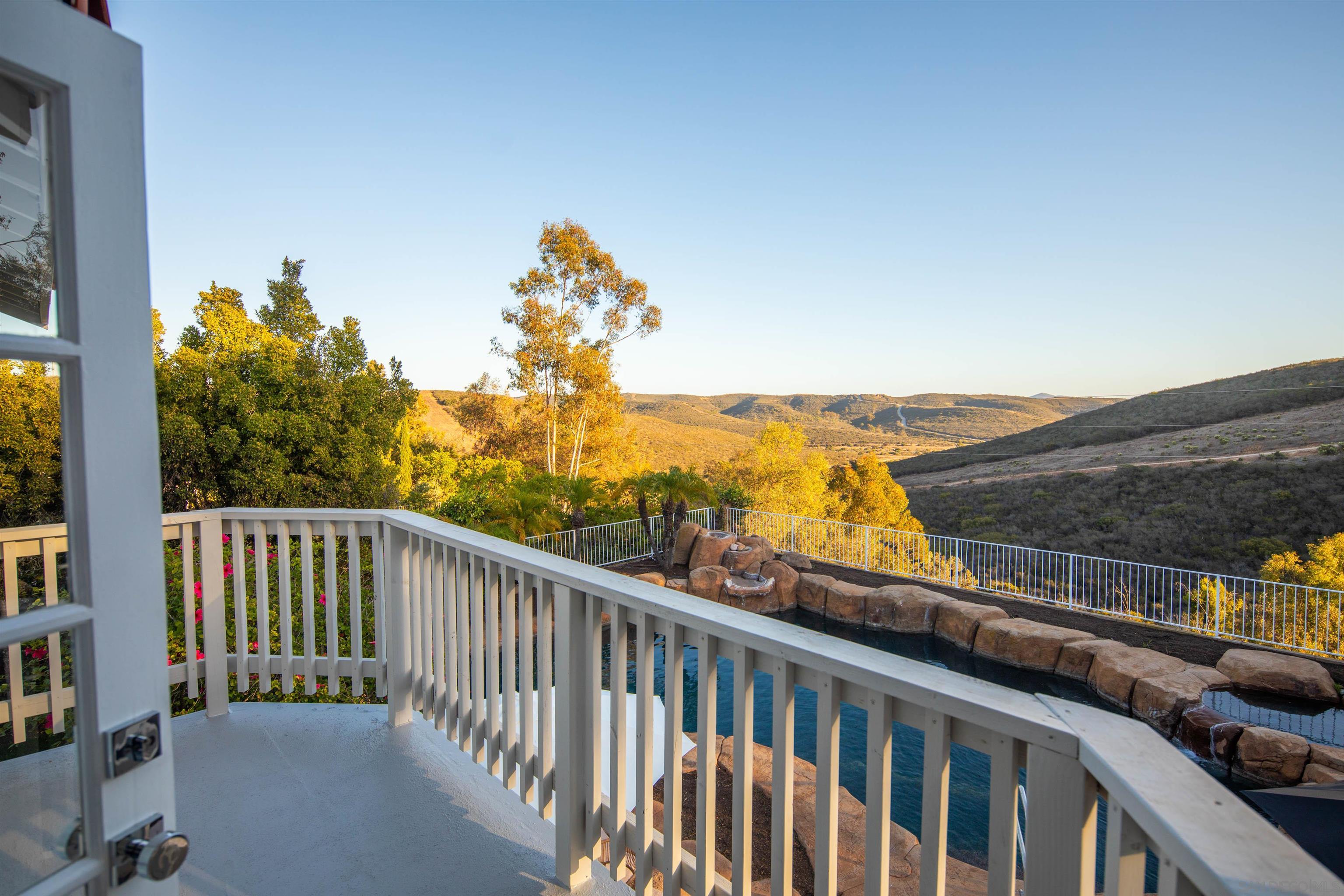 Detail Gallery Image 35 of 46 For 9975  Rue Chantemar, San Diego,  CA 92131 - 4 Beds | 3 Baths